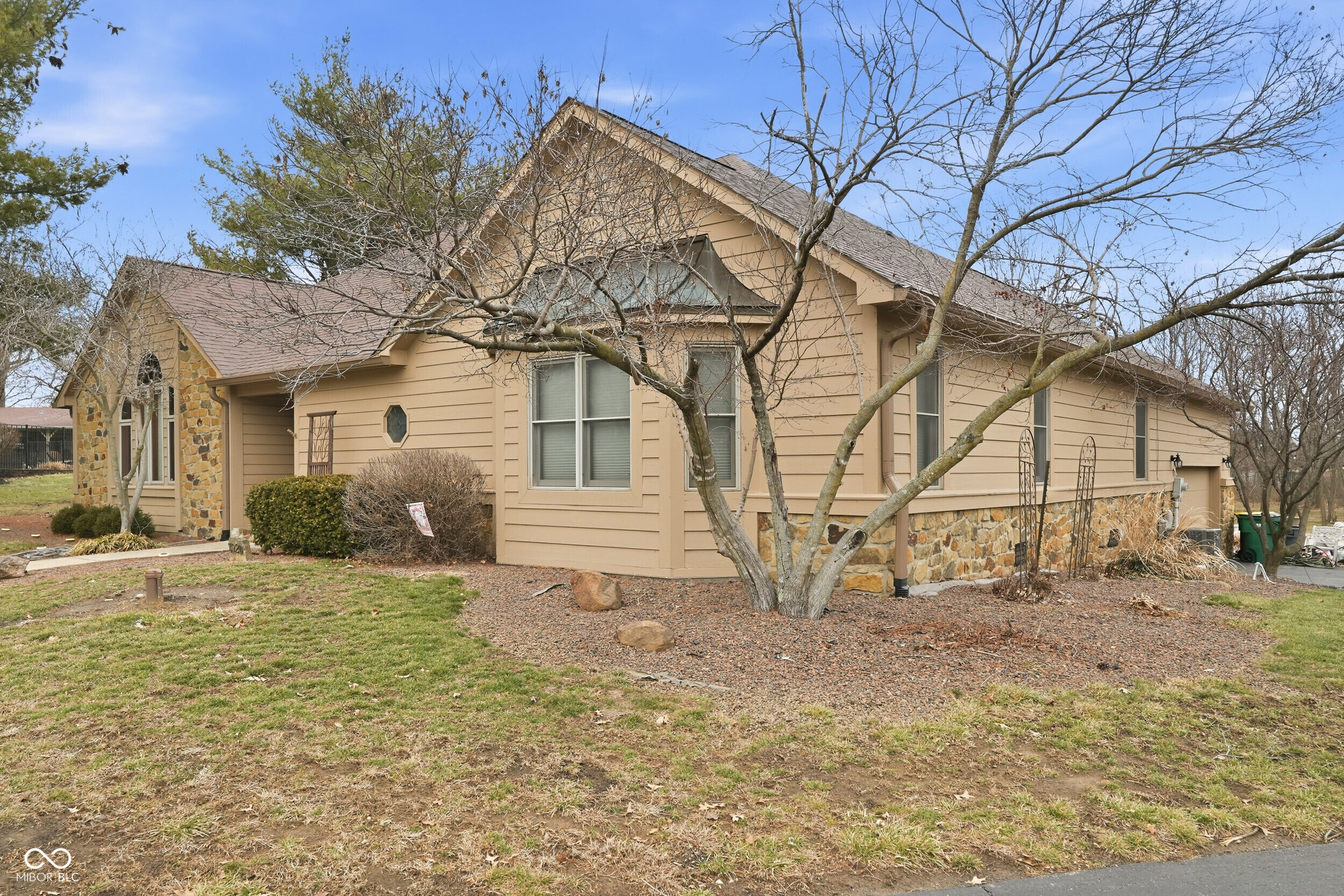 7920 Amsterdam Court