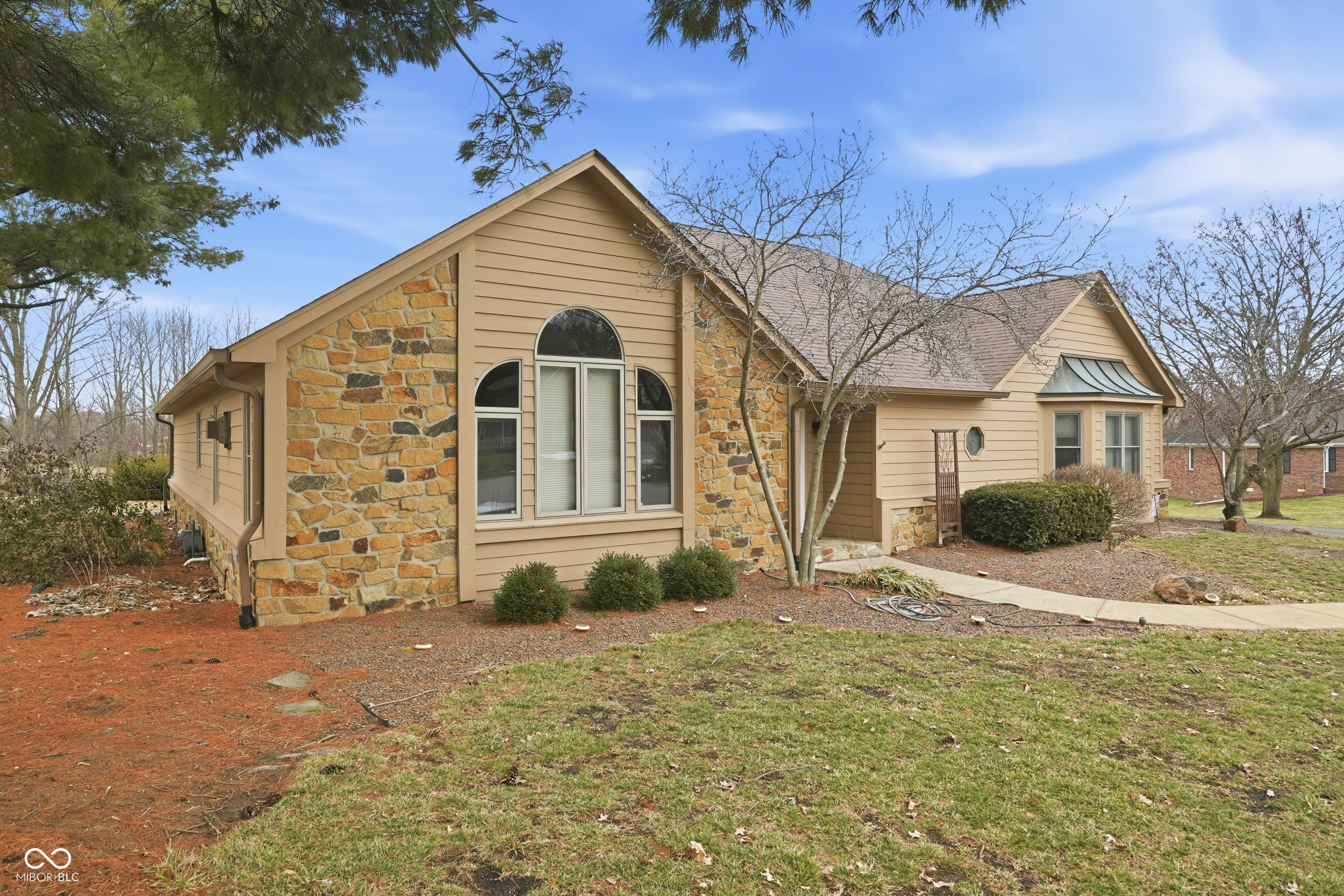 7920 Amsterdam Court