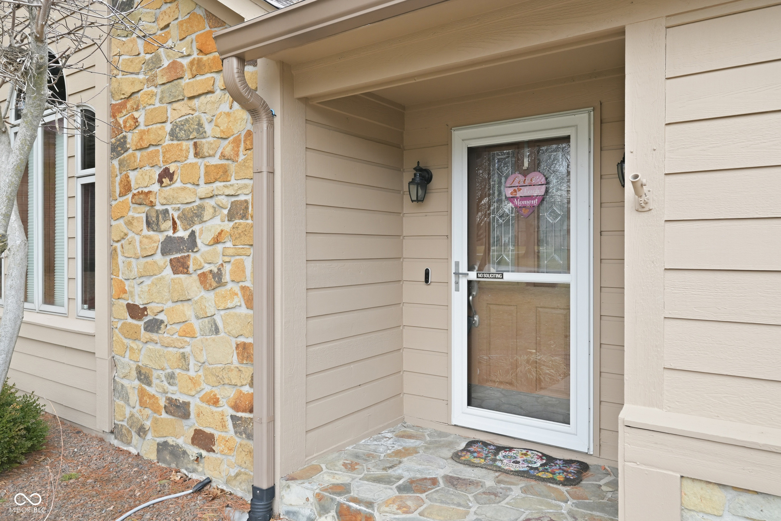 7920 Amsterdam Court