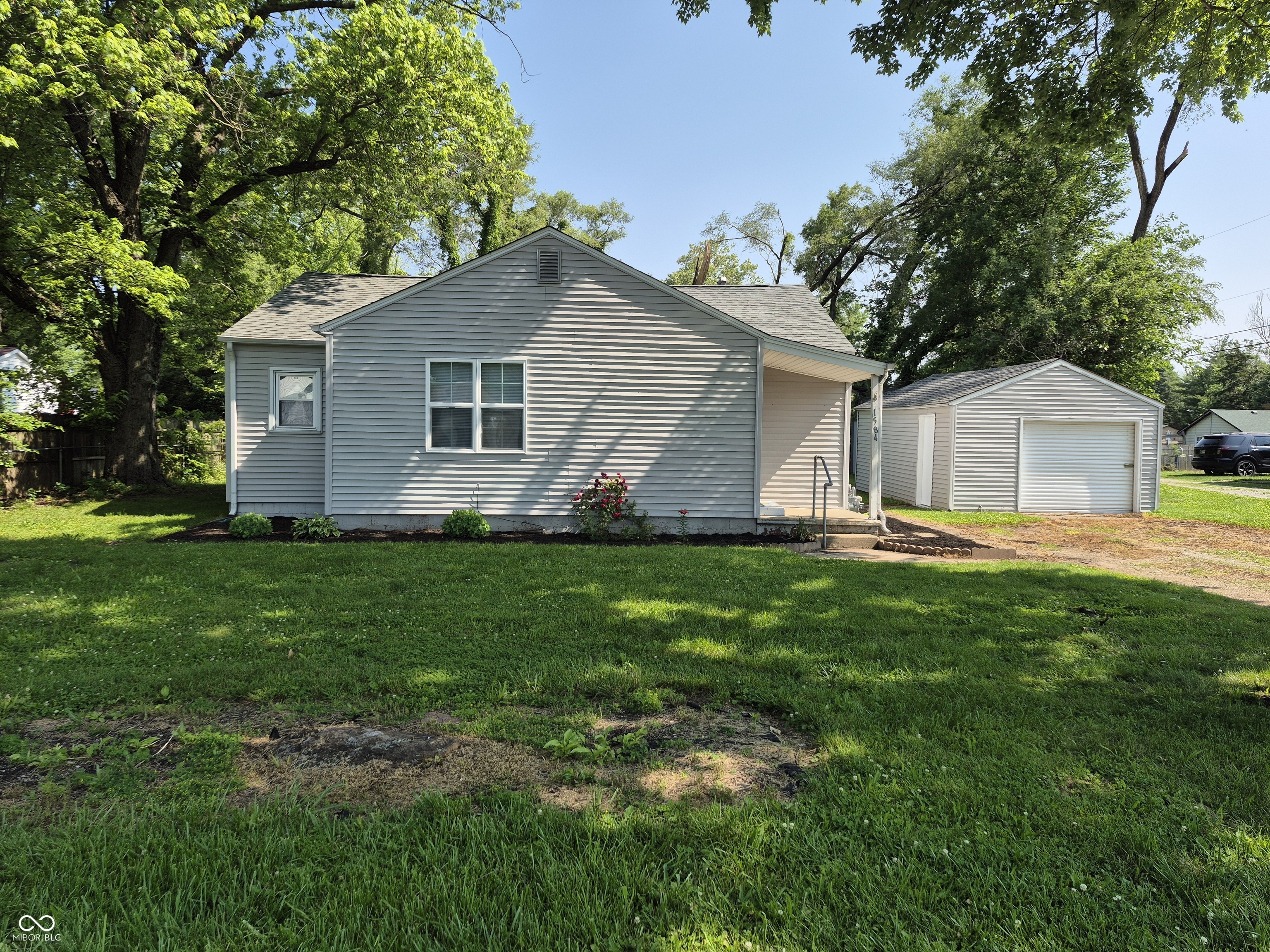 1584 Shady Lane
