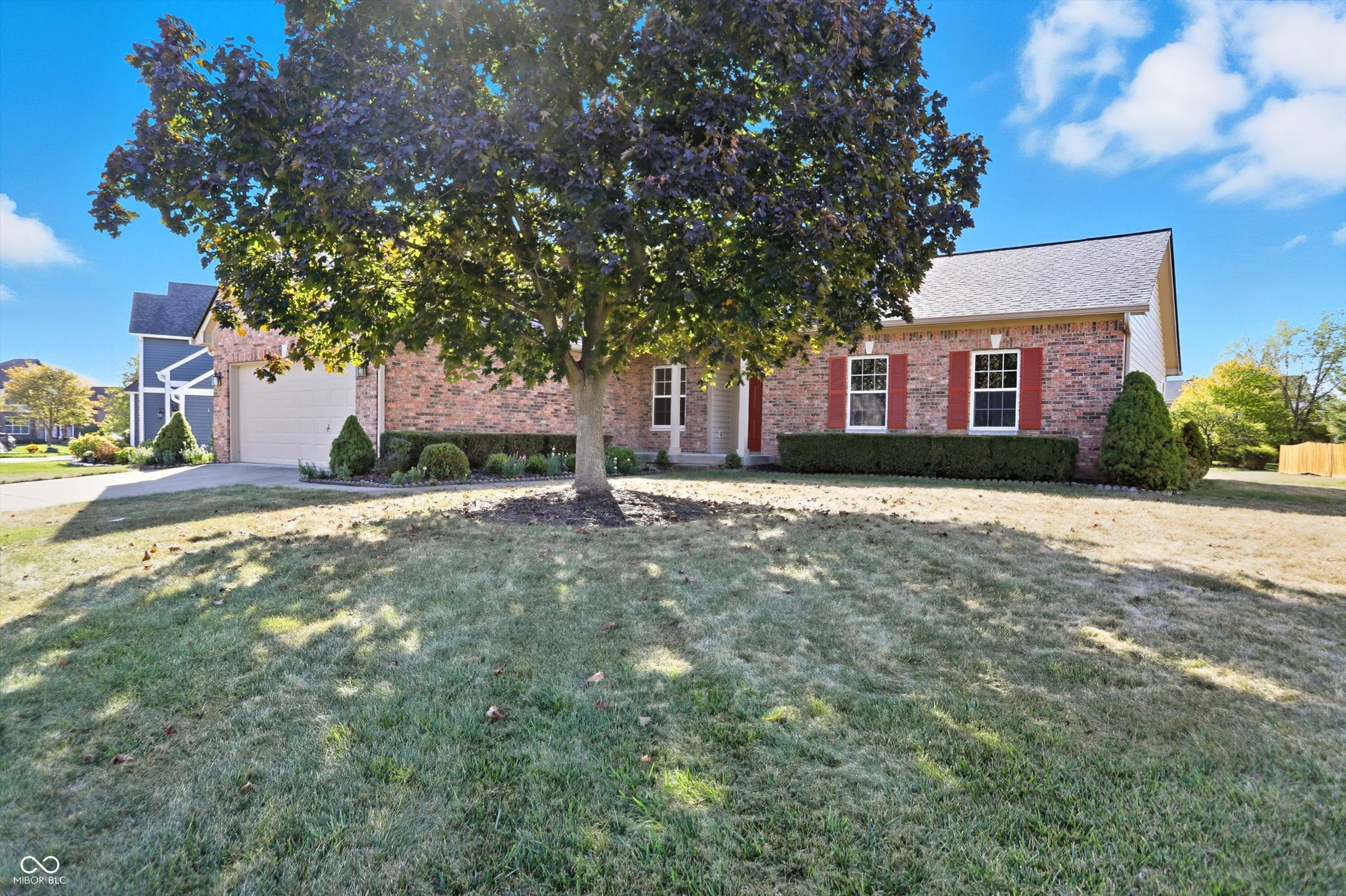225 W Tansey Crossing