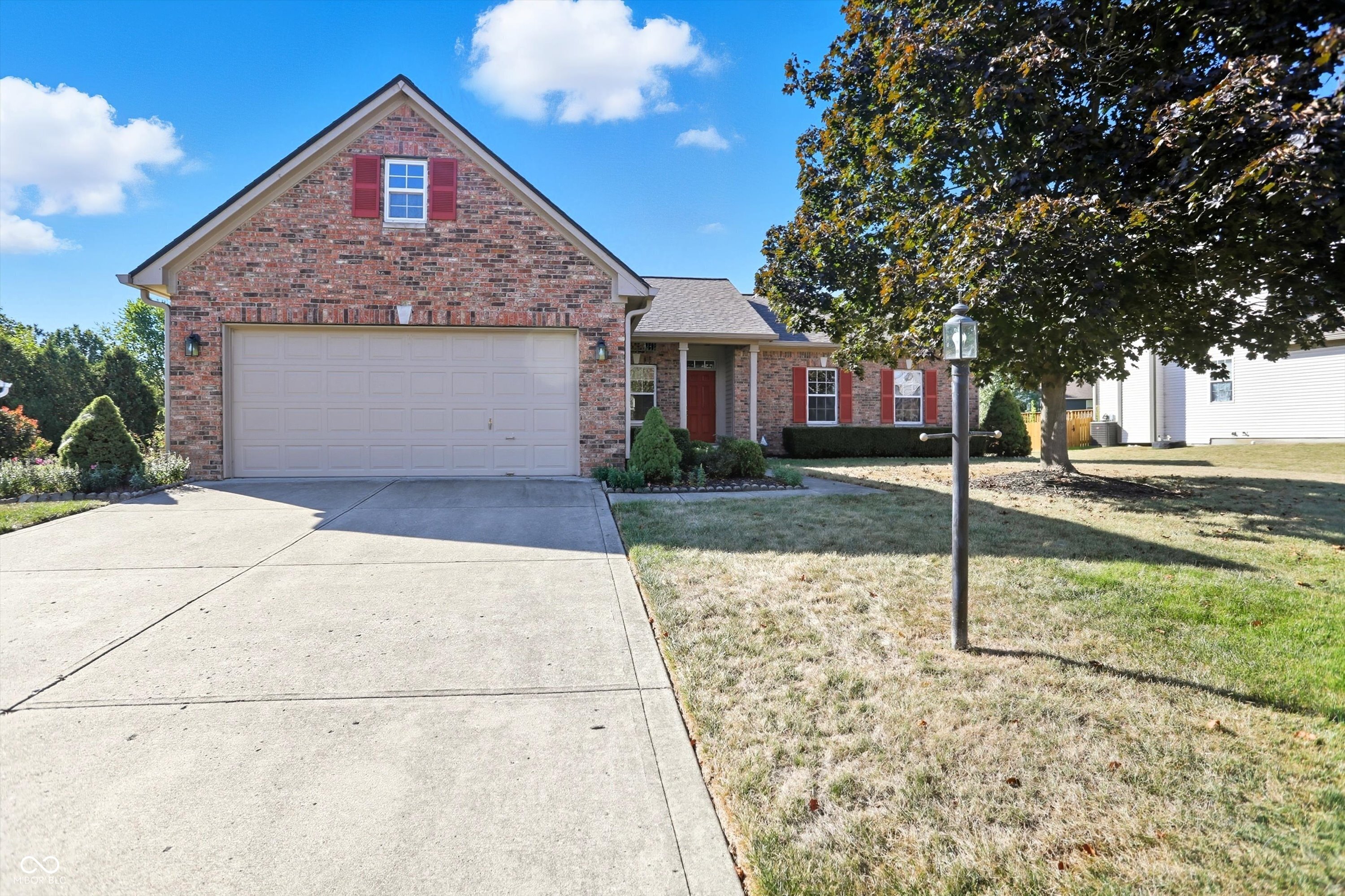 225 W Tansey Crossing