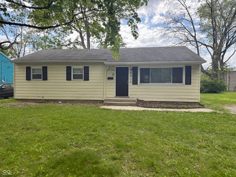Photo of 4612 N Kercheval Drive, Indianapolis, IN 46226 (MLS # 22100944)