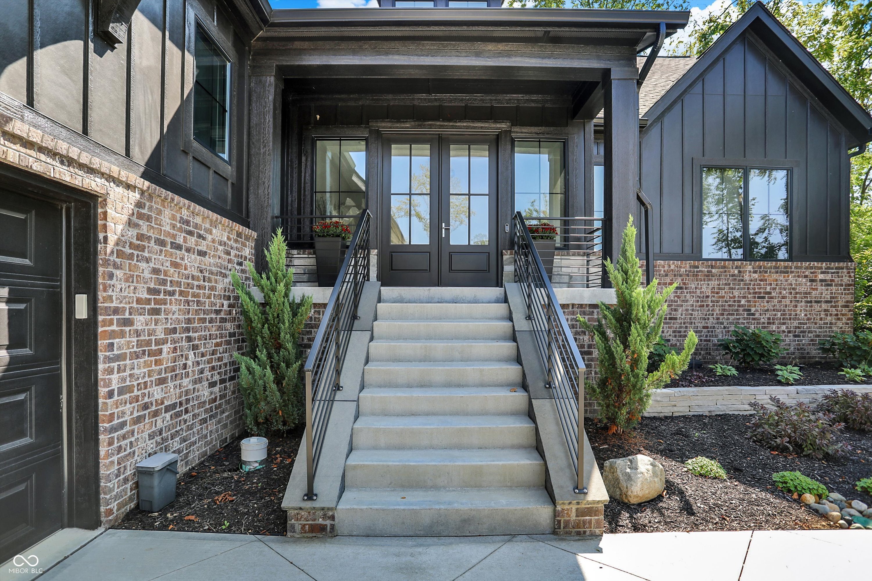 907 Oak Terrace Road