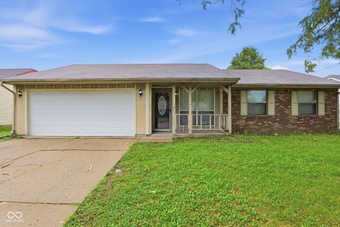 Photo of 3242 Pawnee Drive, Indianapolis, IN 46235 (MLS # 22120360)