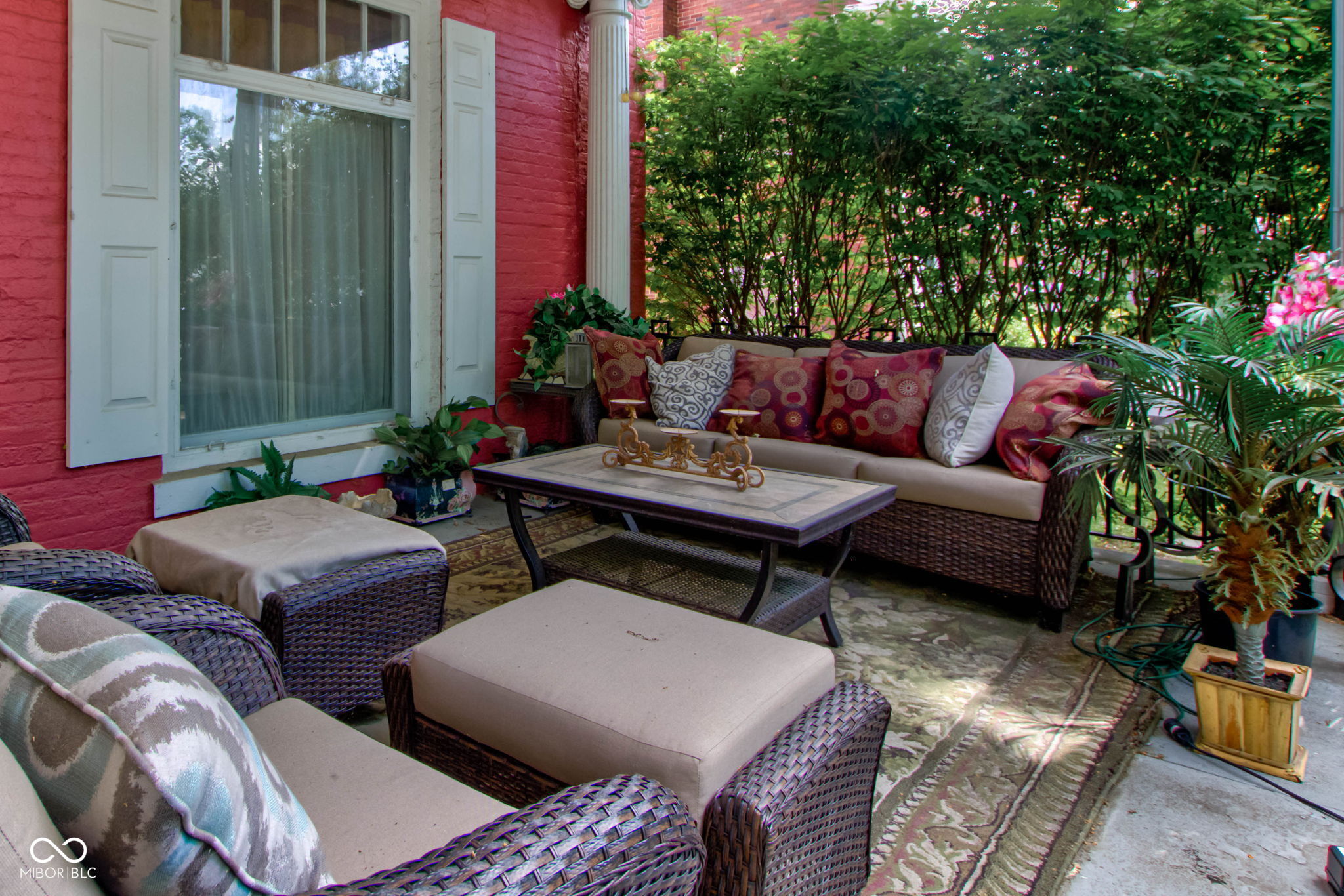232 W Broadway Street