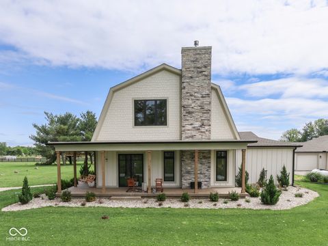 Photo of 5391 E 700 N, Franklin, IN 46131 (MLS # 22103926)