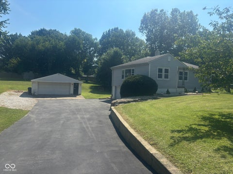 Photo of 6021 Shelby Street, Indianapolis, IN 46227 (MLS # 22118345)