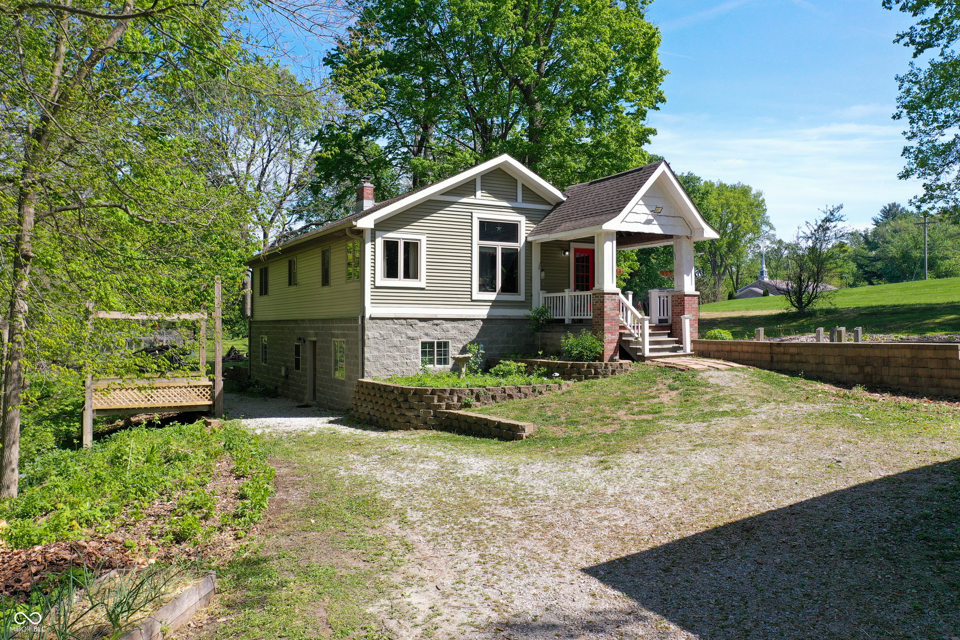 8465 Valley View Drive