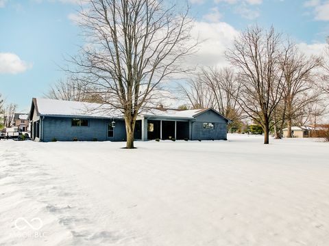Photo of 3524 S Morgantown Road, Greenwood, IN 46143 (MLS # 22083452)