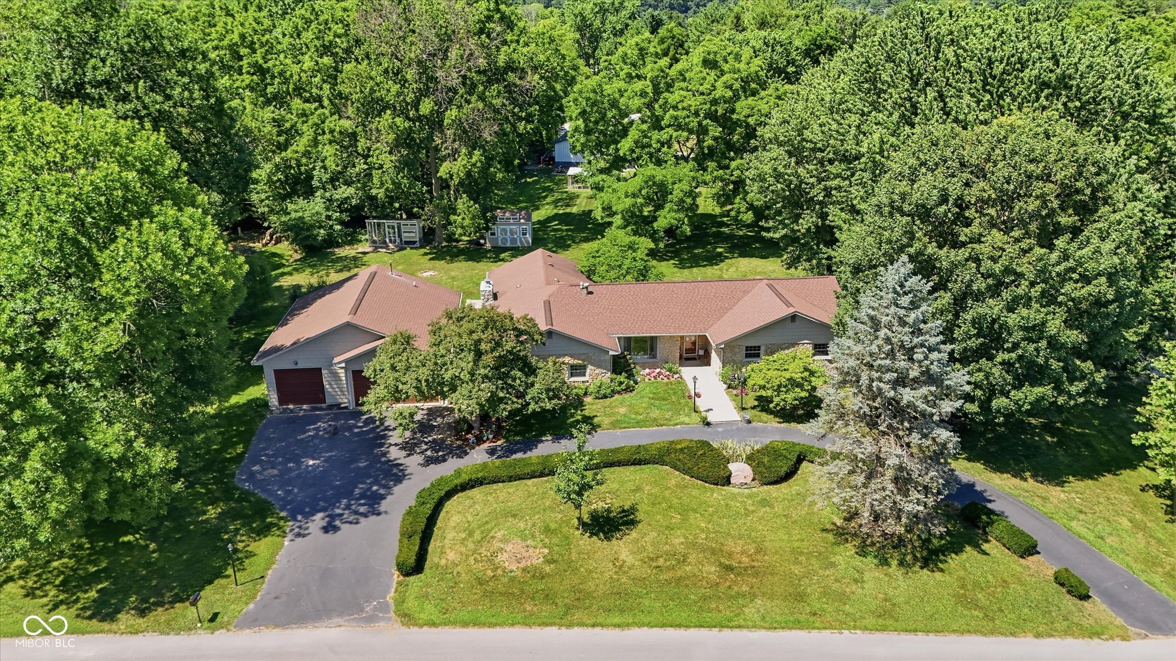 6926 Woodridge Drive