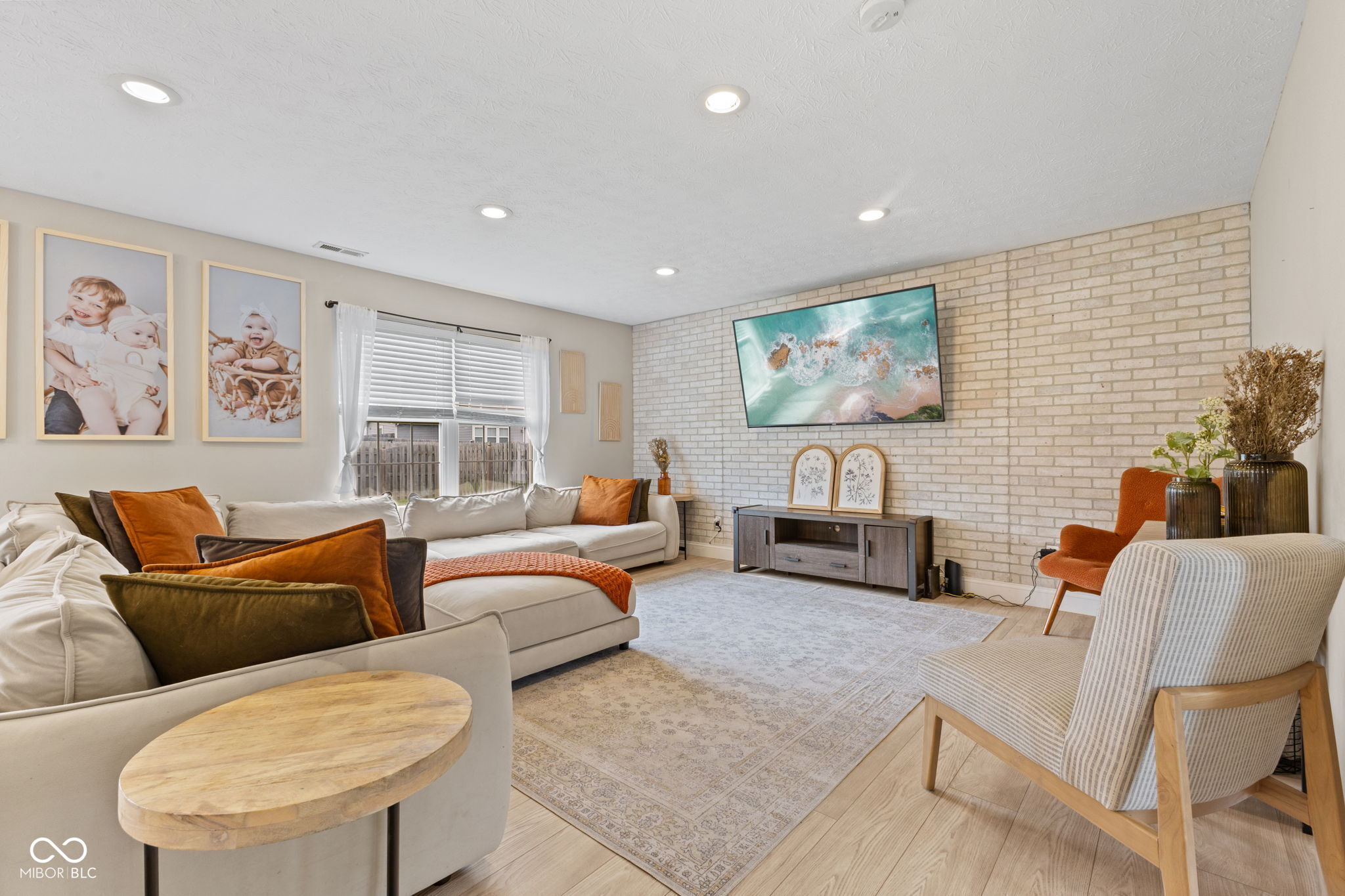 2580 Bluewood Way