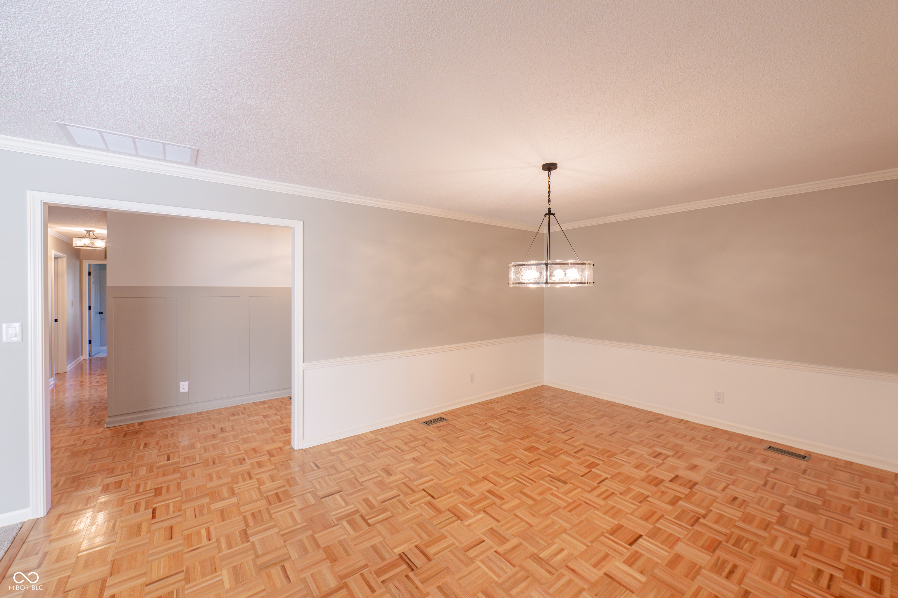 12482 Charing Cross Road