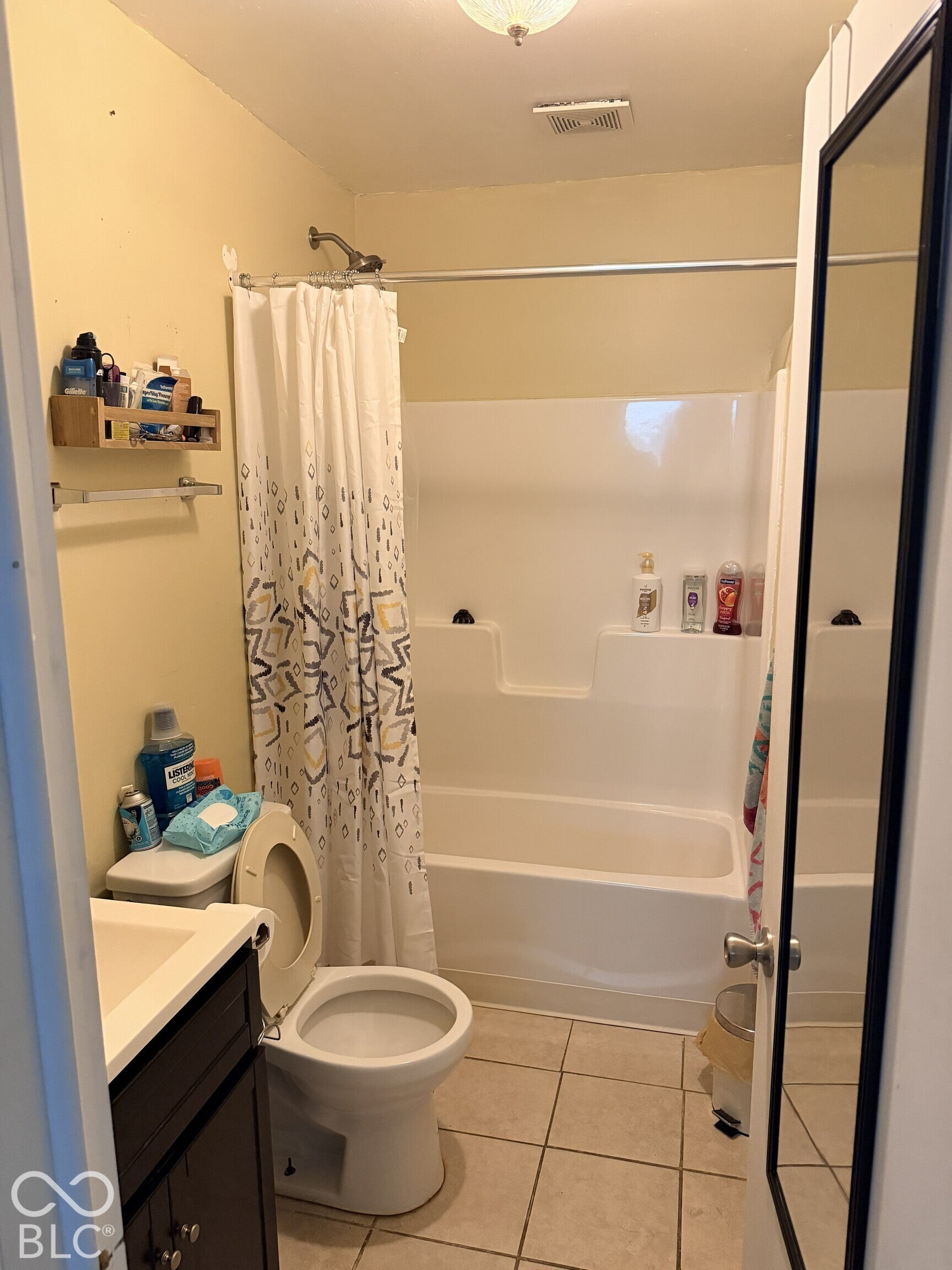 1421 W 25th