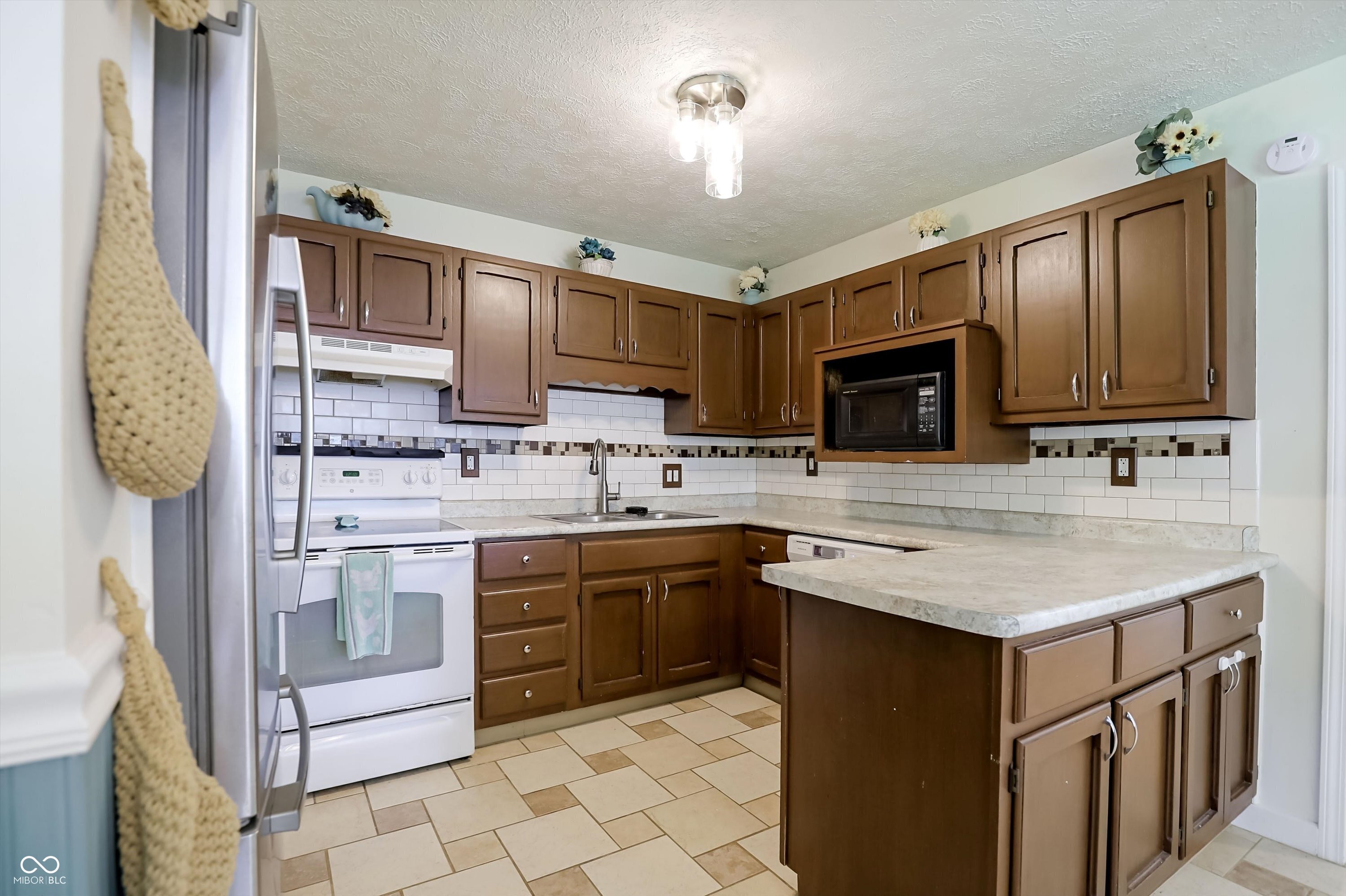 903 Sawmill Road
