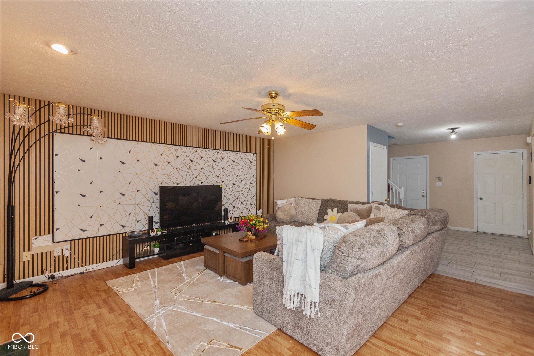 5527 Forest Ridge Court