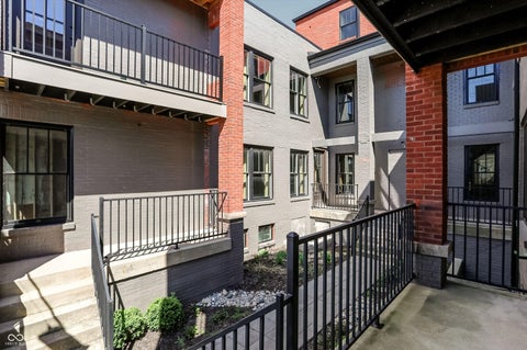 Photo of 723 N Cleveland Street, Indianapolis, IN 46202 (MLS # 22077109)