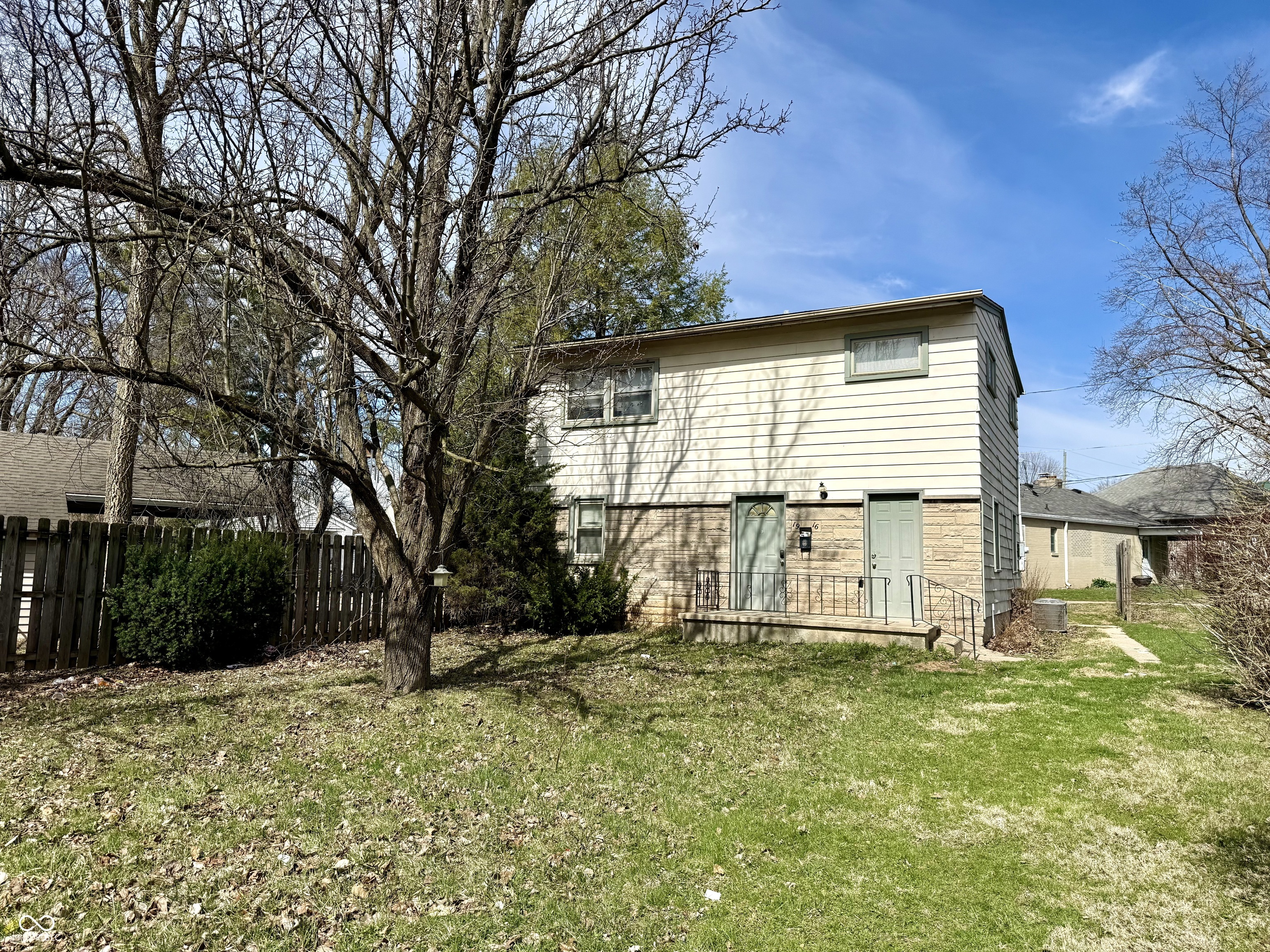 1914 W White River Boulevard