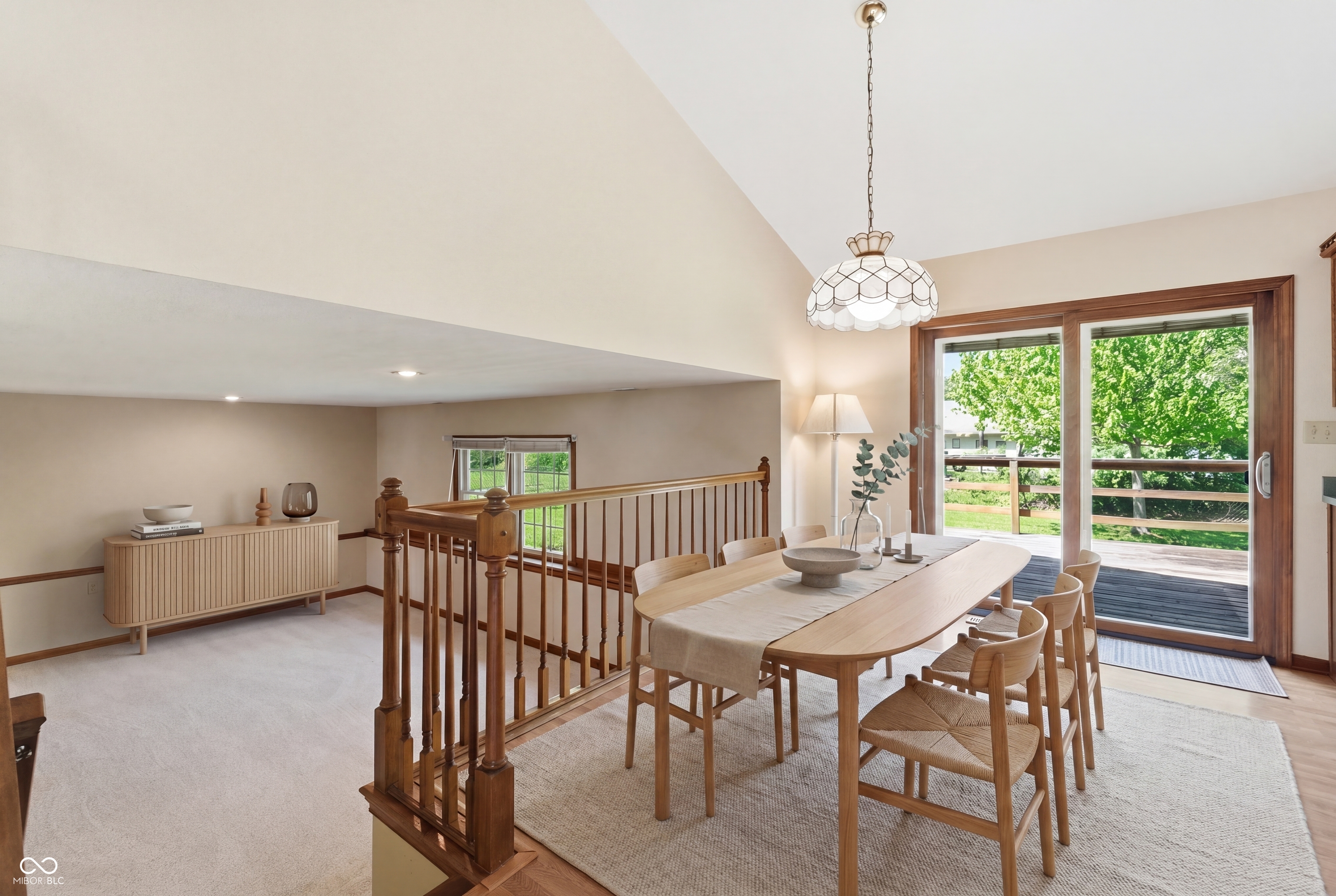 8768 Meadowridge Lane