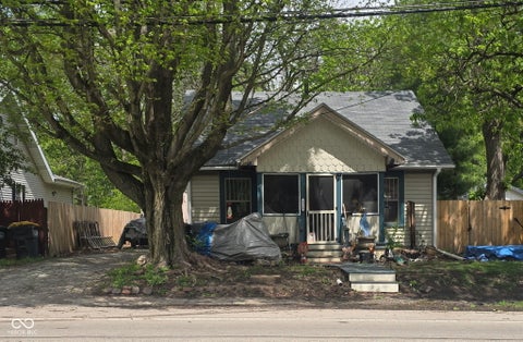 Photo of 2018 Ohio Avenue, Anderson, IN 46016 (MLS # 22098270)