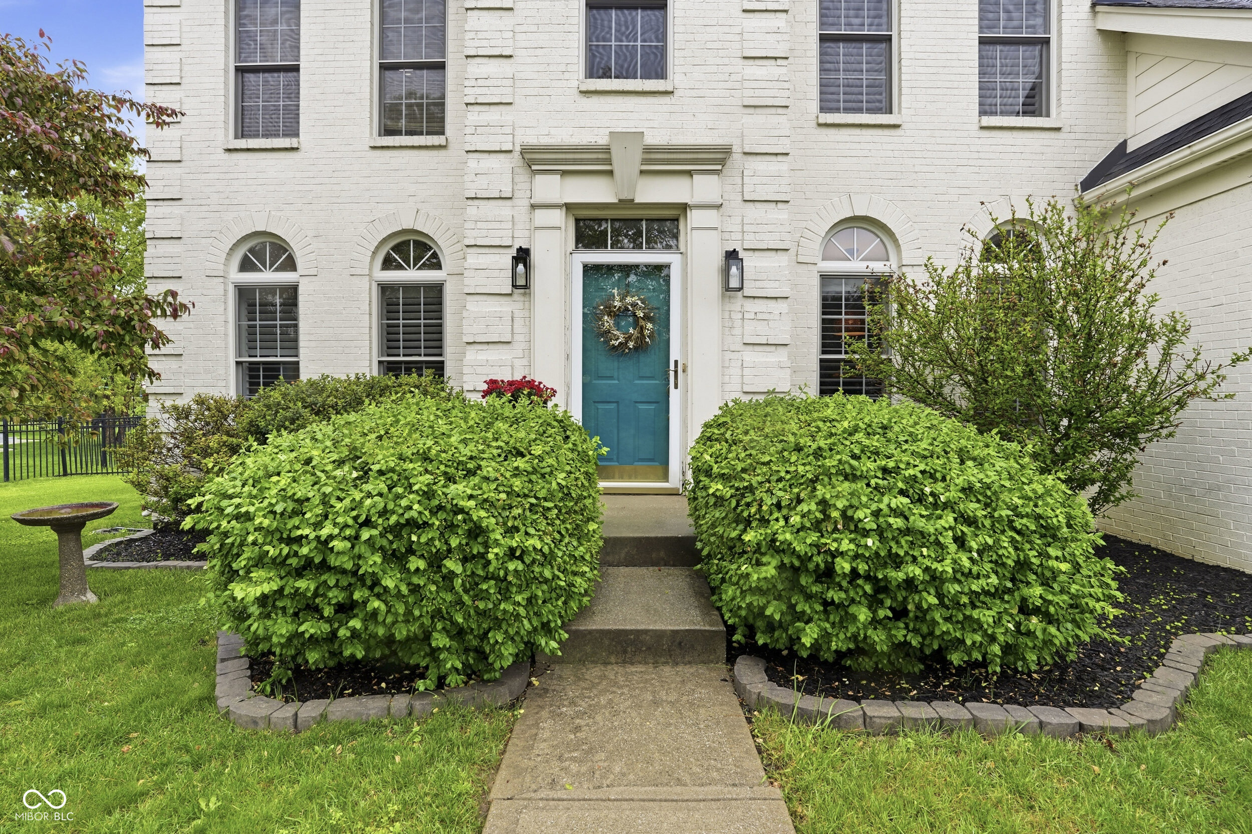 4276 Honeysuckle Lane