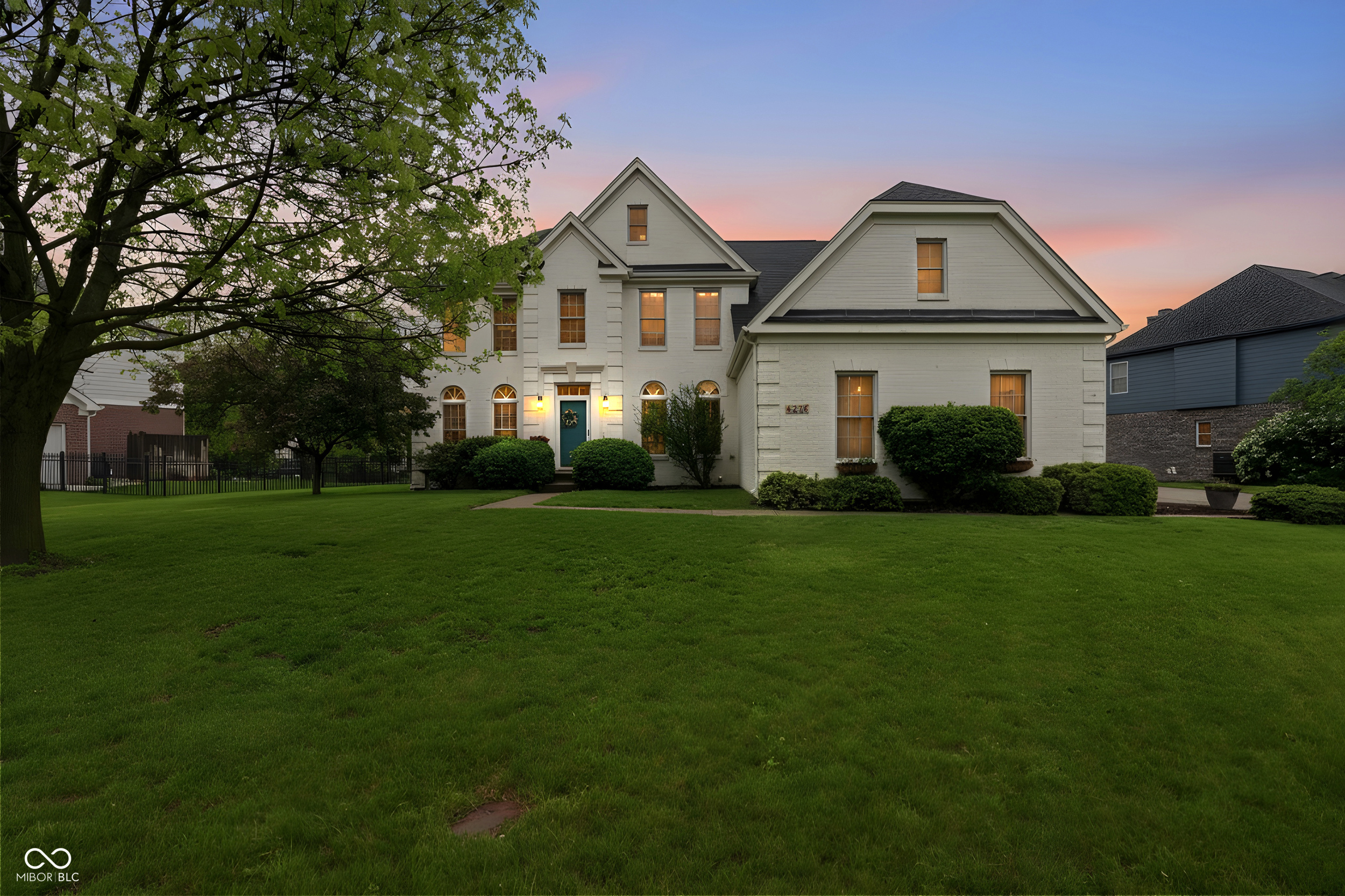 4276 Honeysuckle Lane