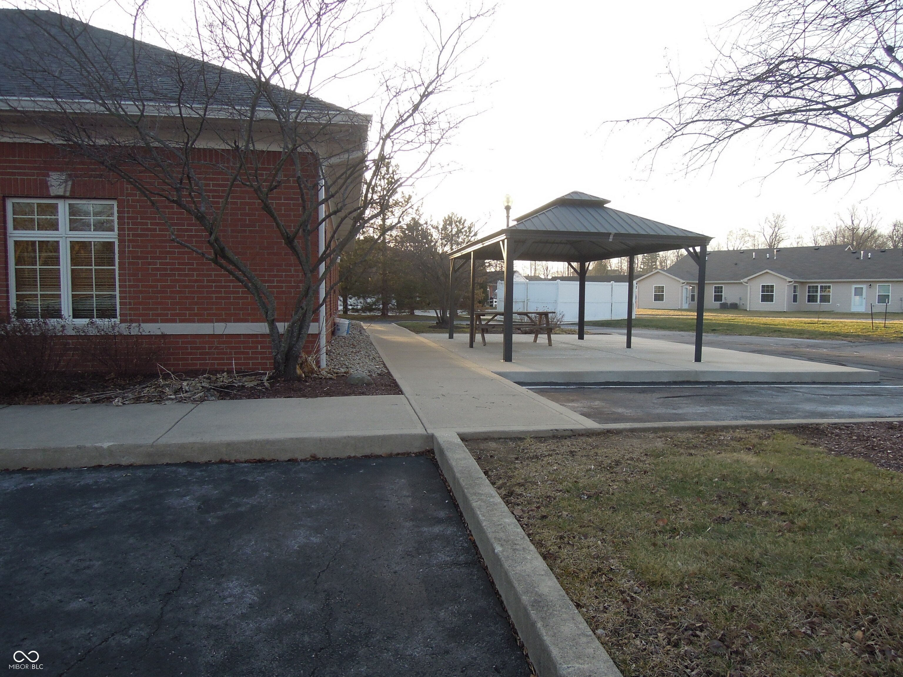 802-808 N Samuel Moore Parkway