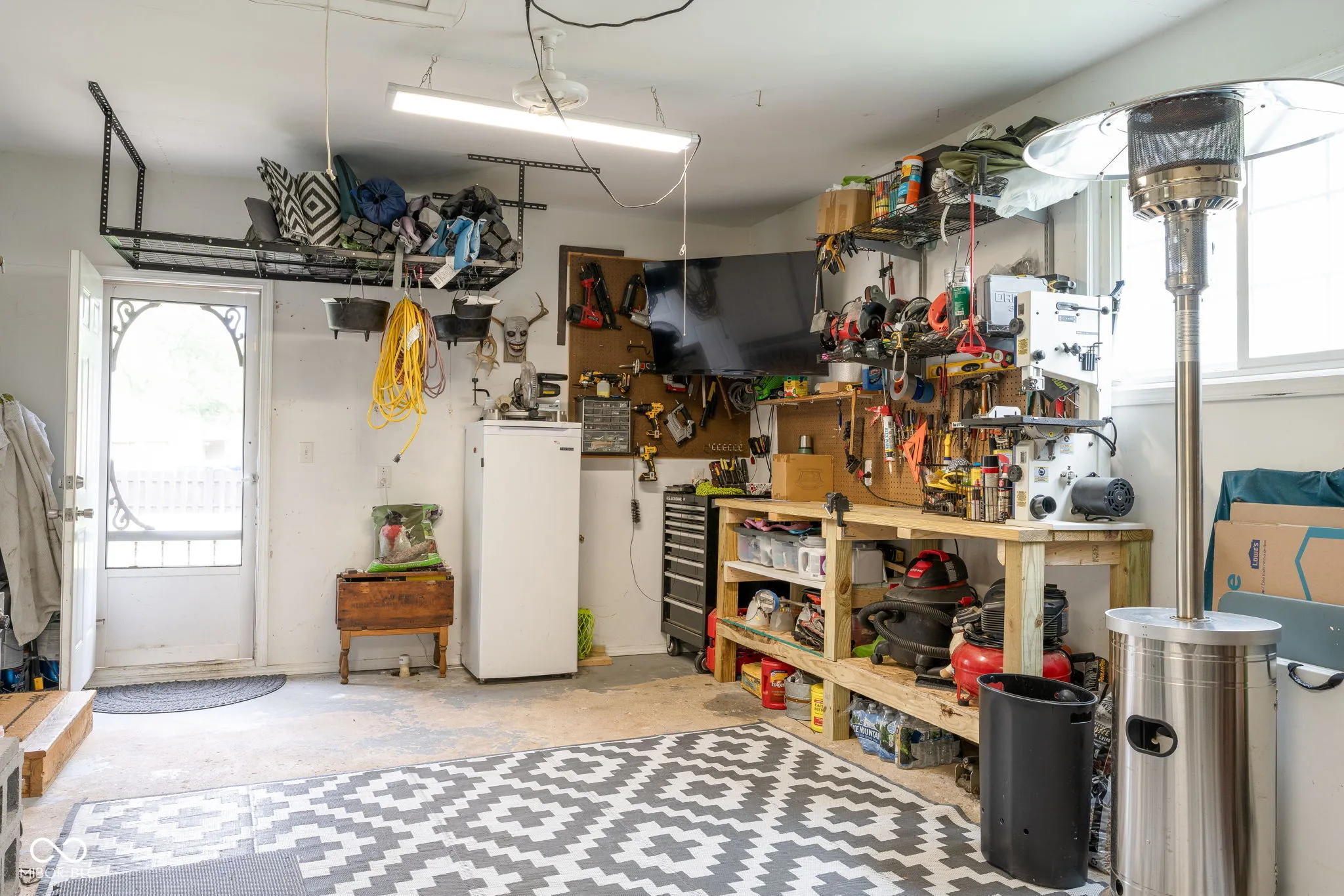 Carmel, Indiana 46280, United States, 3 Bedrooms Bedrooms, ,2 BathroomsBathrooms,Residential,Pending,140146