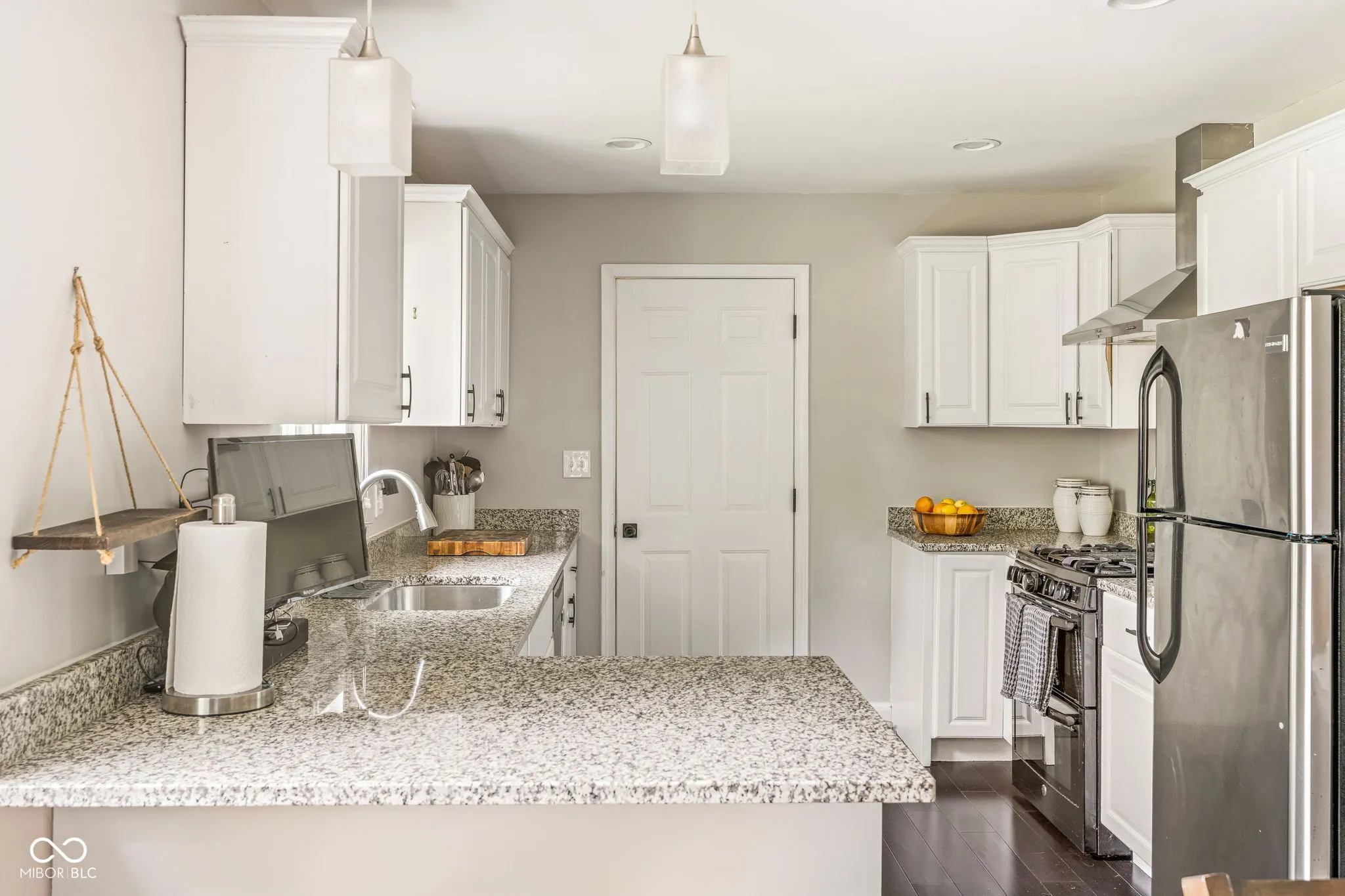 Carmel, Indiana 46280, United States, 3 Bedrooms Bedrooms, ,2 BathroomsBathrooms,Residential,Pending,140146