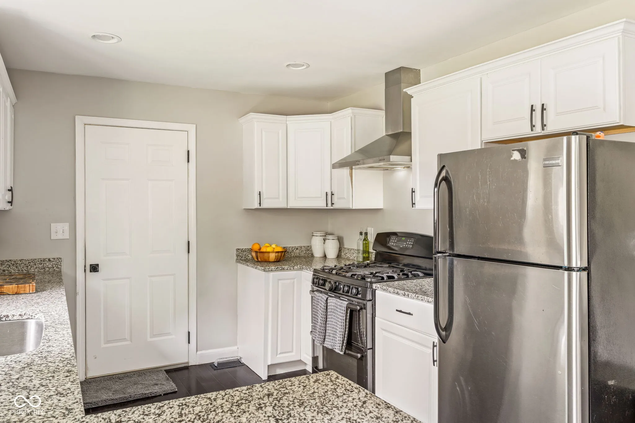 Carmel, Indiana 46280, United States, 3 Bedrooms Bedrooms, ,2 BathroomsBathrooms,Residential,Pending,140146