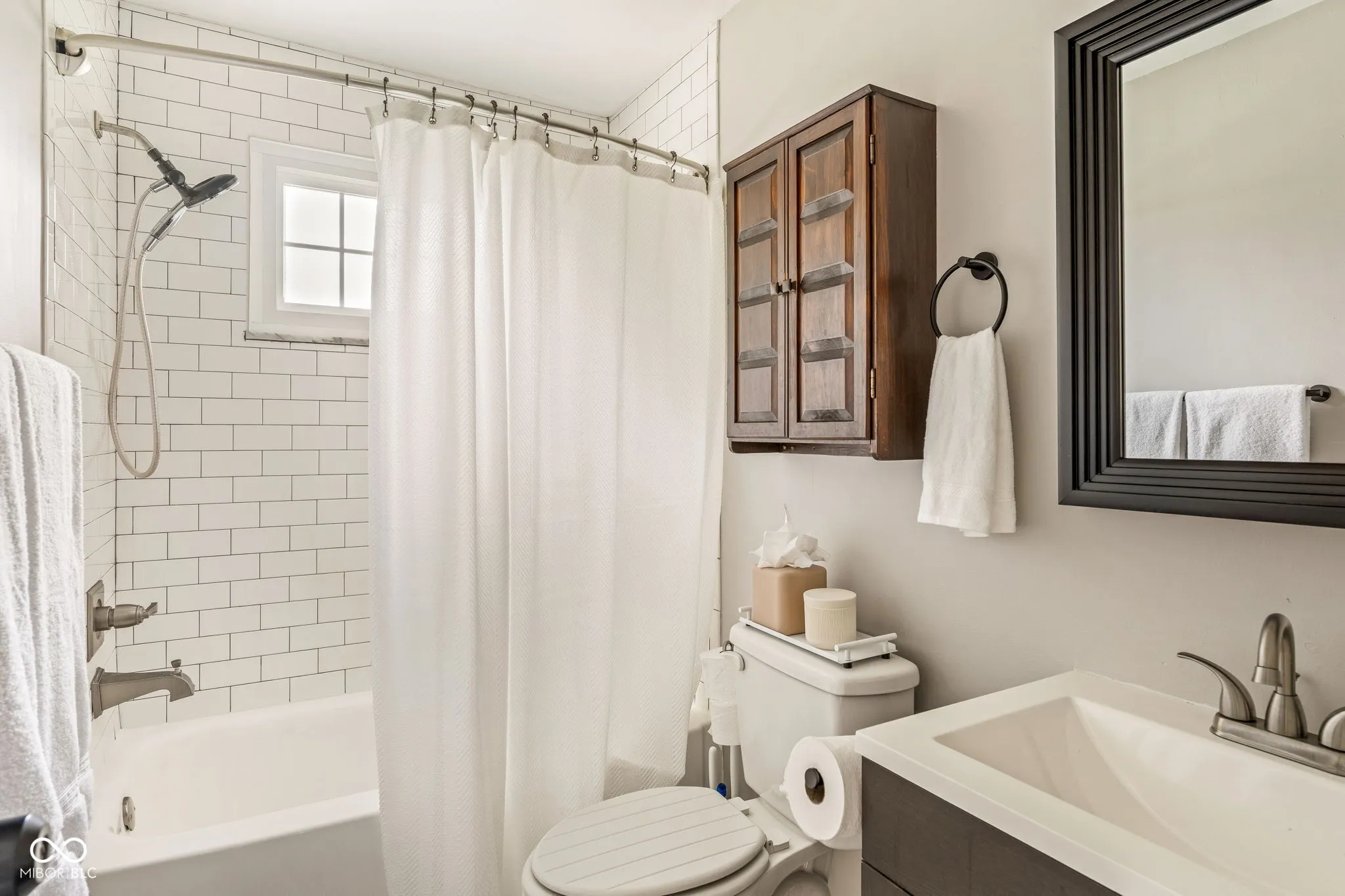 Carmel, Indiana 46280, United States, 3 Bedrooms Bedrooms, ,2 BathroomsBathrooms,Residential,Pending,140146