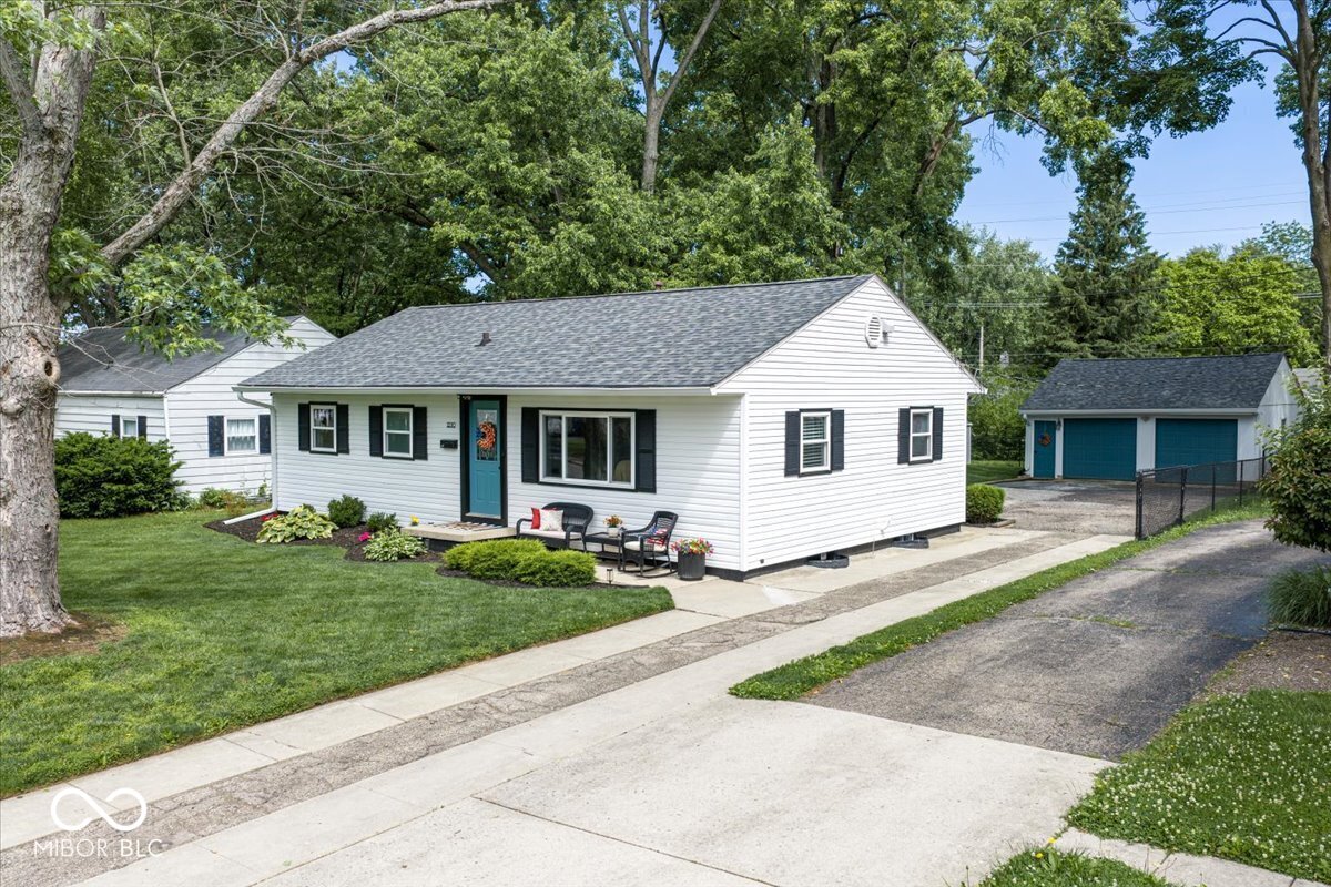 1230 Hamilton Drive