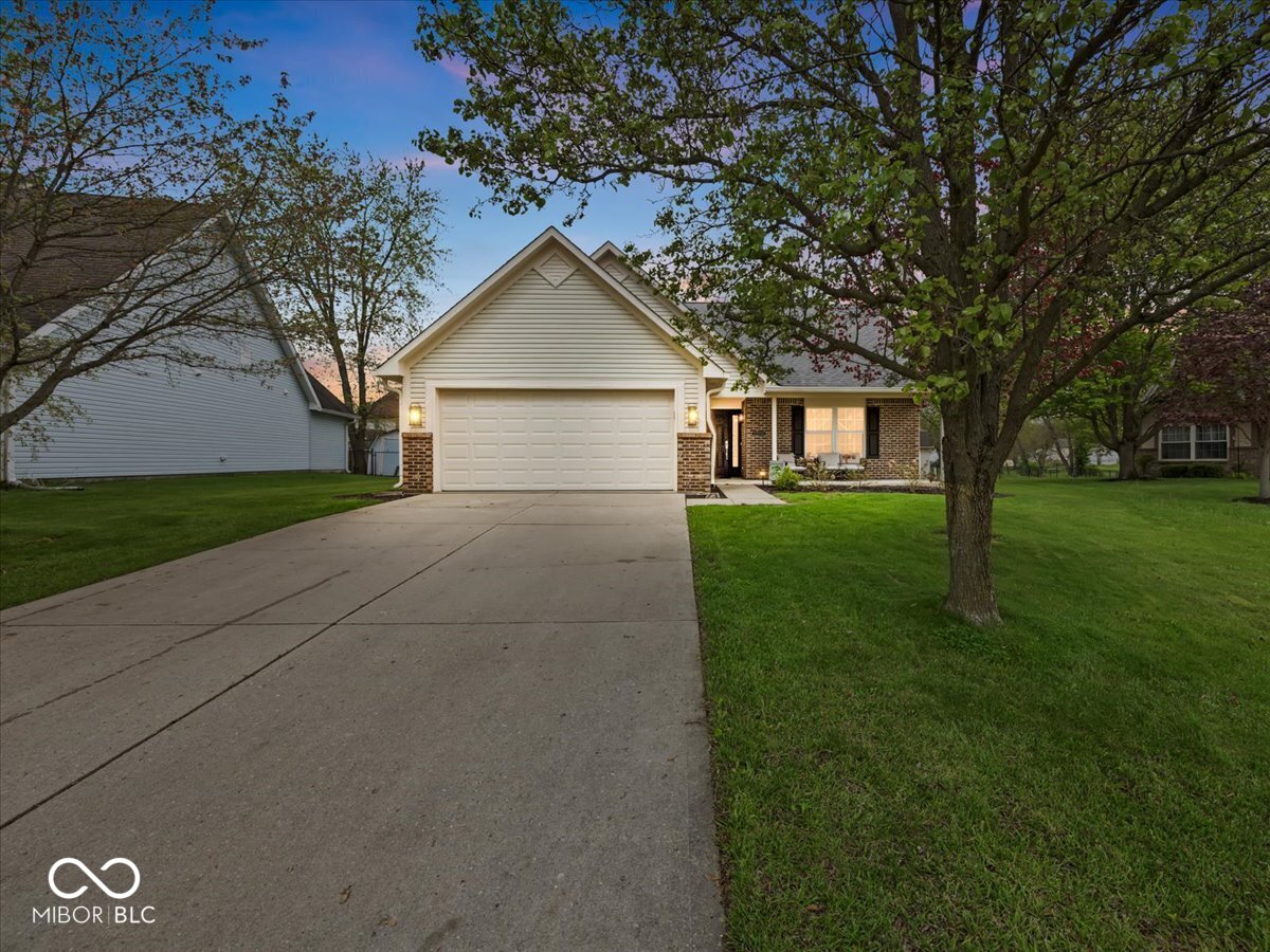 936 Eagle Brook Circle