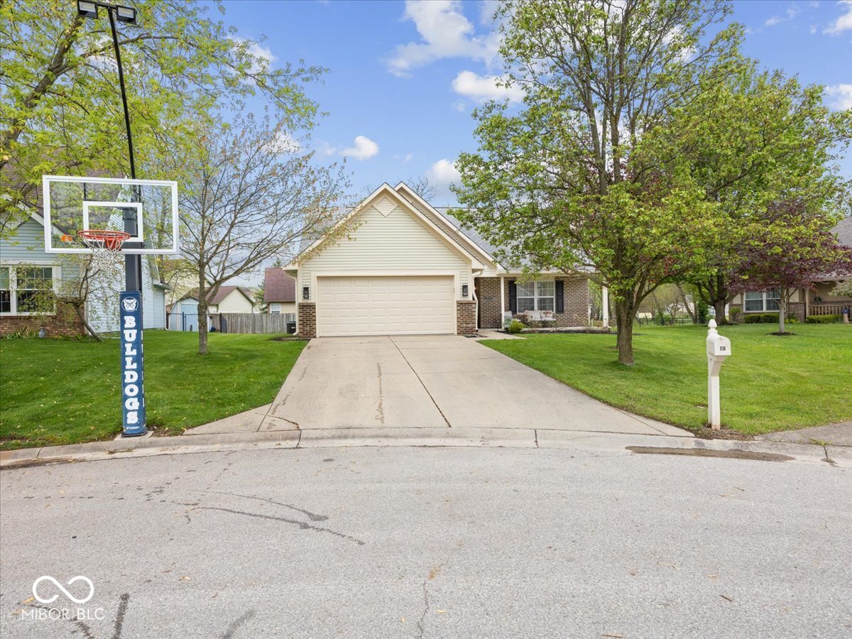 936 Eagle Brook Circle