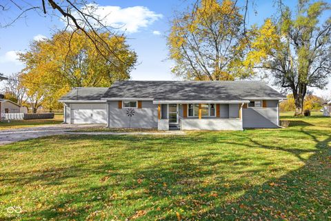 Photo of 11001 S County Road 300 W, Muncie, IN 47302 (MLS # 22075986)