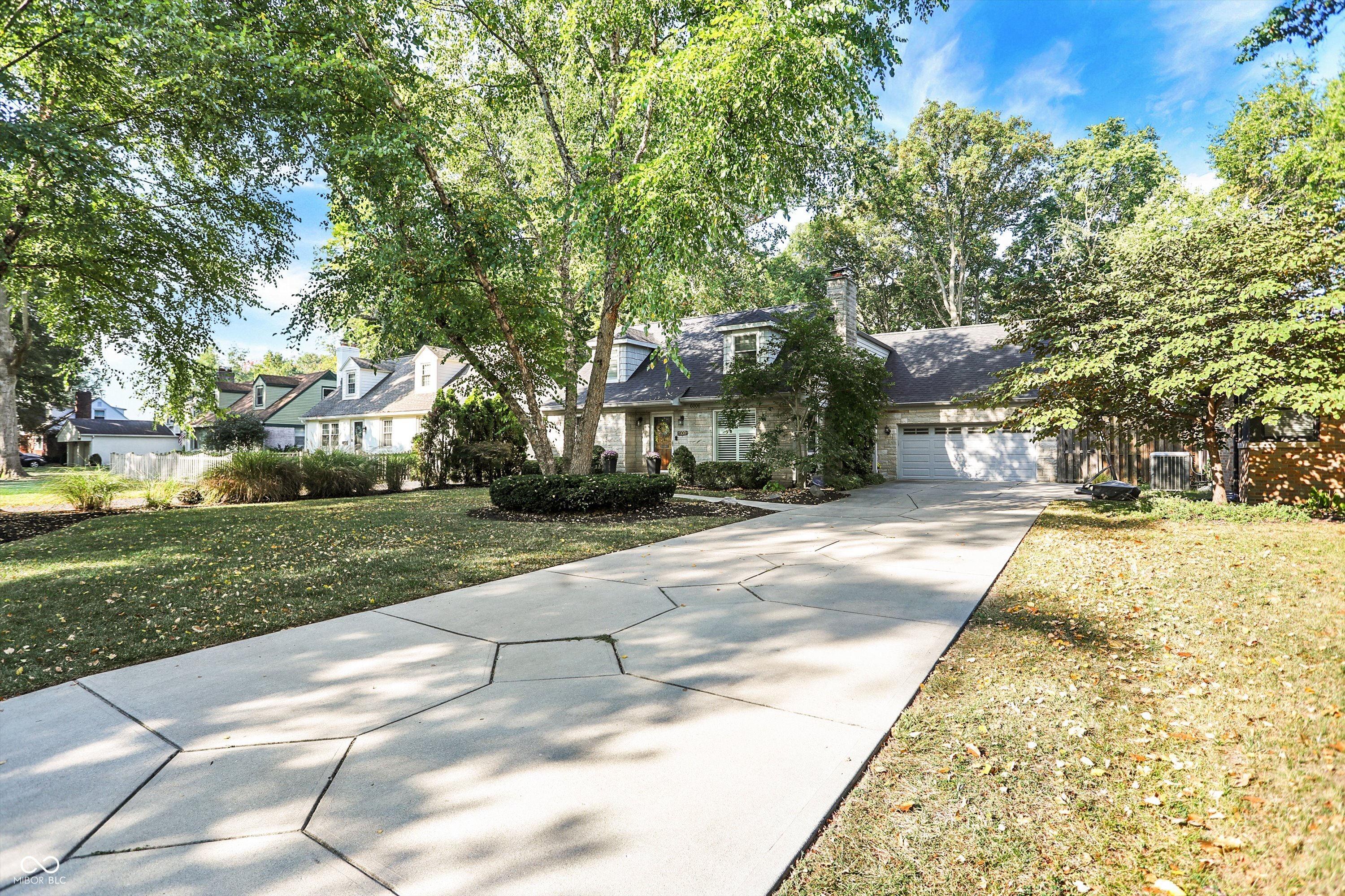 6006 Hillside Avenue W Drive