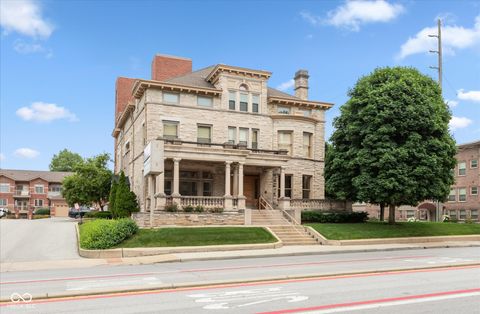 Photo of 2105 N Meridian Street #203, Indianapolis, IN 46202 (MLS # 22091717)