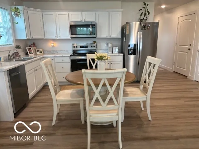 Columbus, Indiana 47201, United States, 2 Bedrooms Bedrooms, ,2 BathroomsBathrooms,Residential,Active,118170