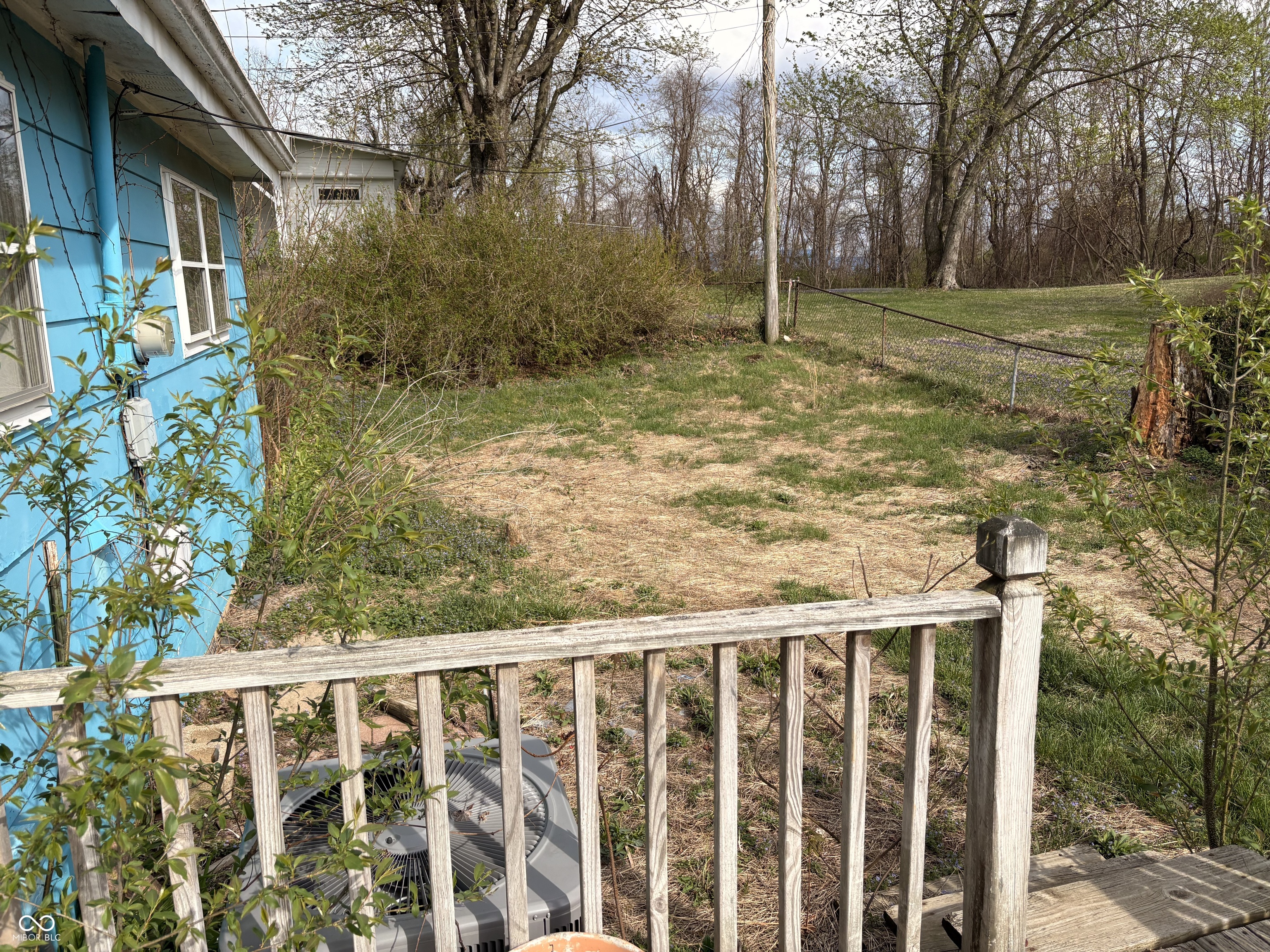 2305 W Beaumont Lane