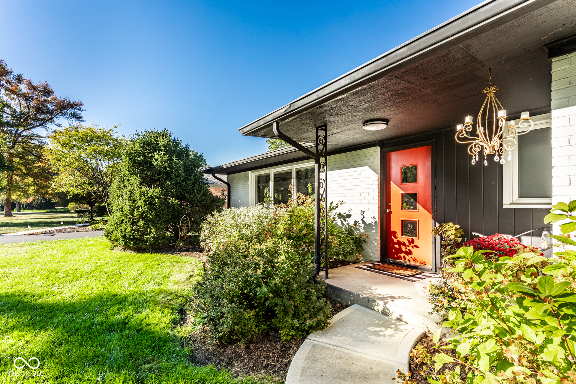 8740 N Pennsylvania Street