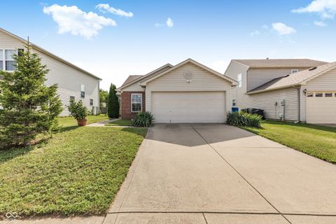 Photo of 1807 Blue Lake Drive, Greenwood, IN 46143 (MLS # 22113411)
