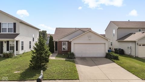 Photo of 1807 Blue Lake Drive, Greenwood, IN 46143 (MLS # 22113411)