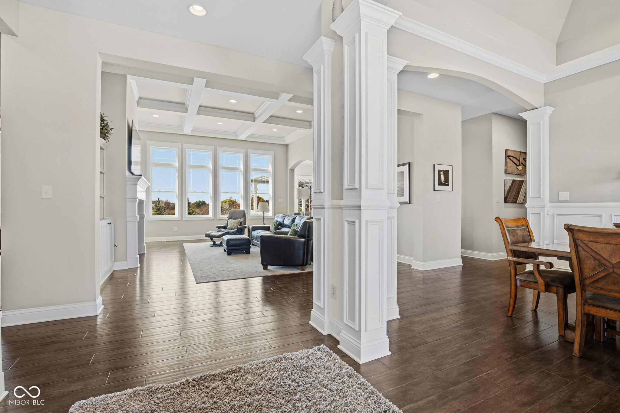 18200 Lakes End Drive