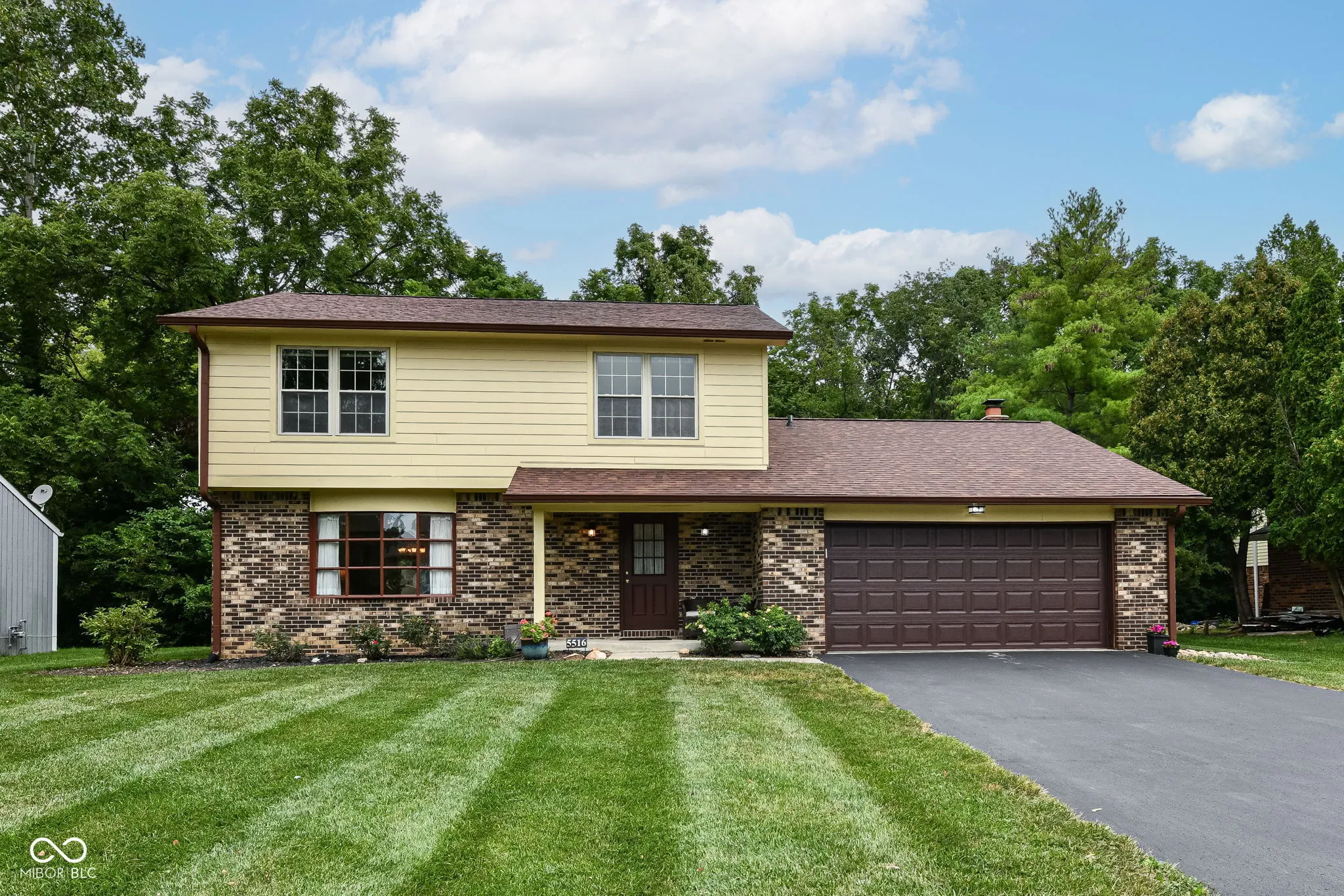 Avon, Indiana 46123, United States, 4 Bedrooms Bedrooms, ,4 BathroomsBathrooms,Residential,Pending,203693