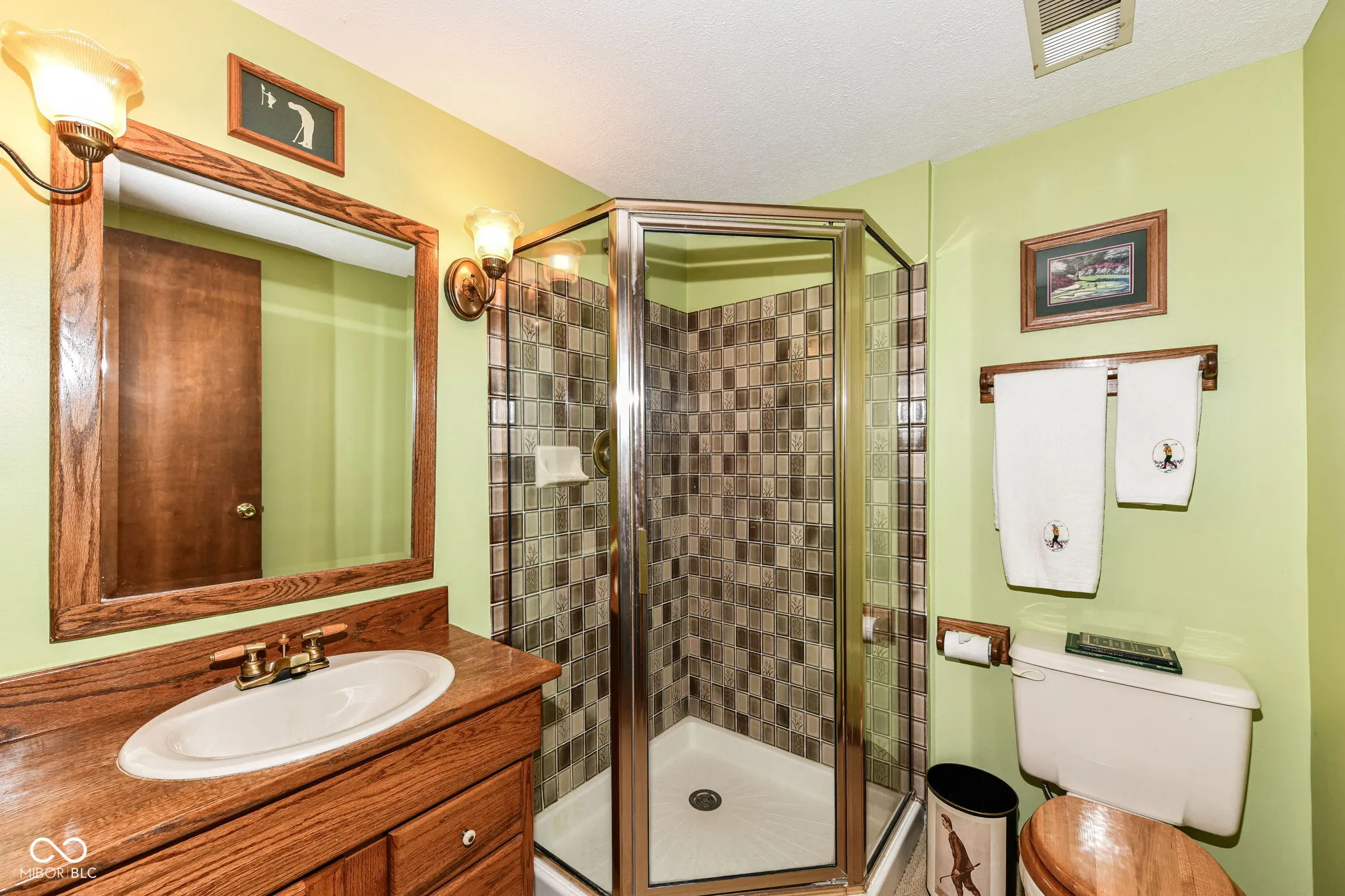 Avon, Indiana 46123, United States, 4 Bedrooms Bedrooms, ,4 BathroomsBathrooms,Residential,Pending,203693