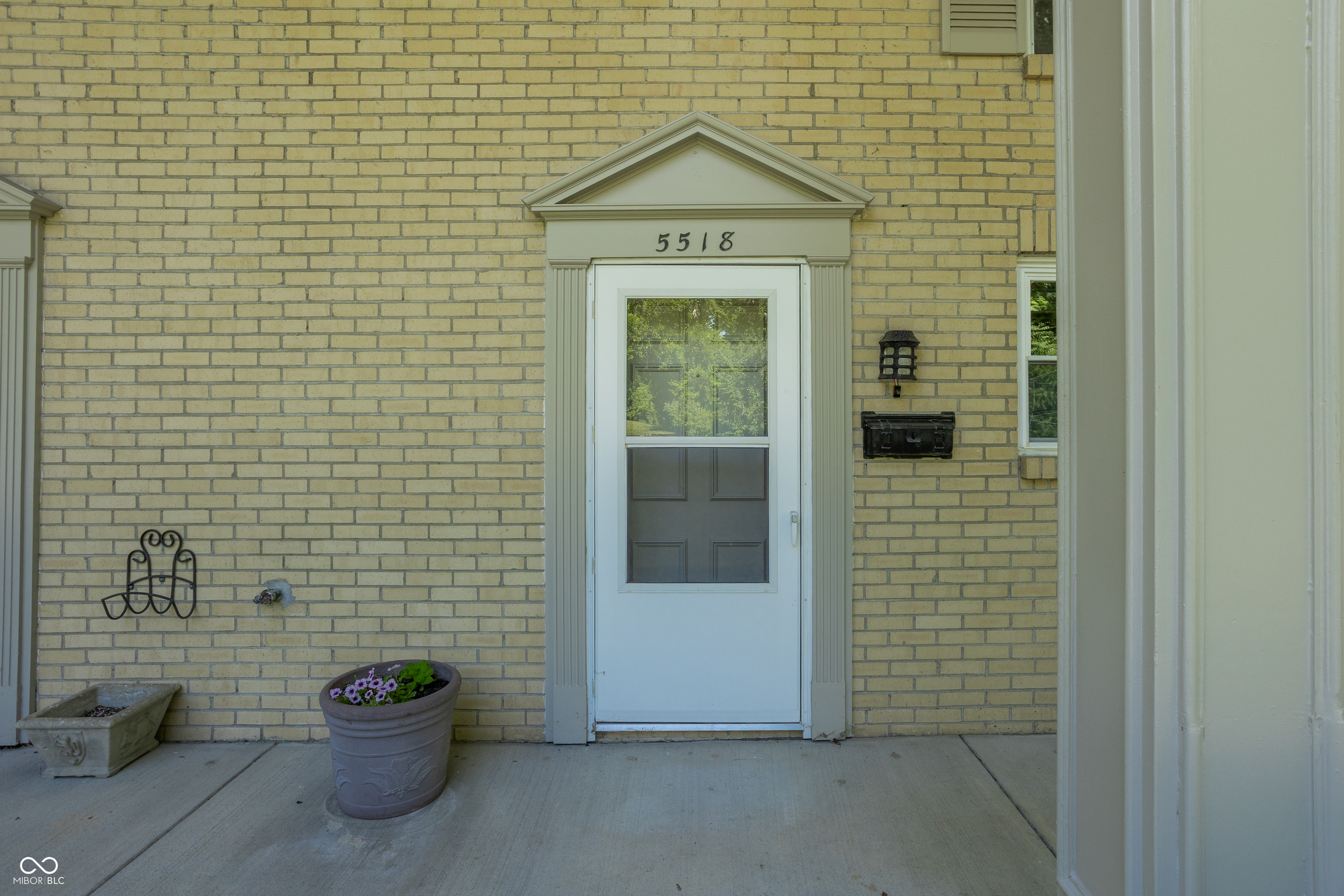 5518 Greenview Drive