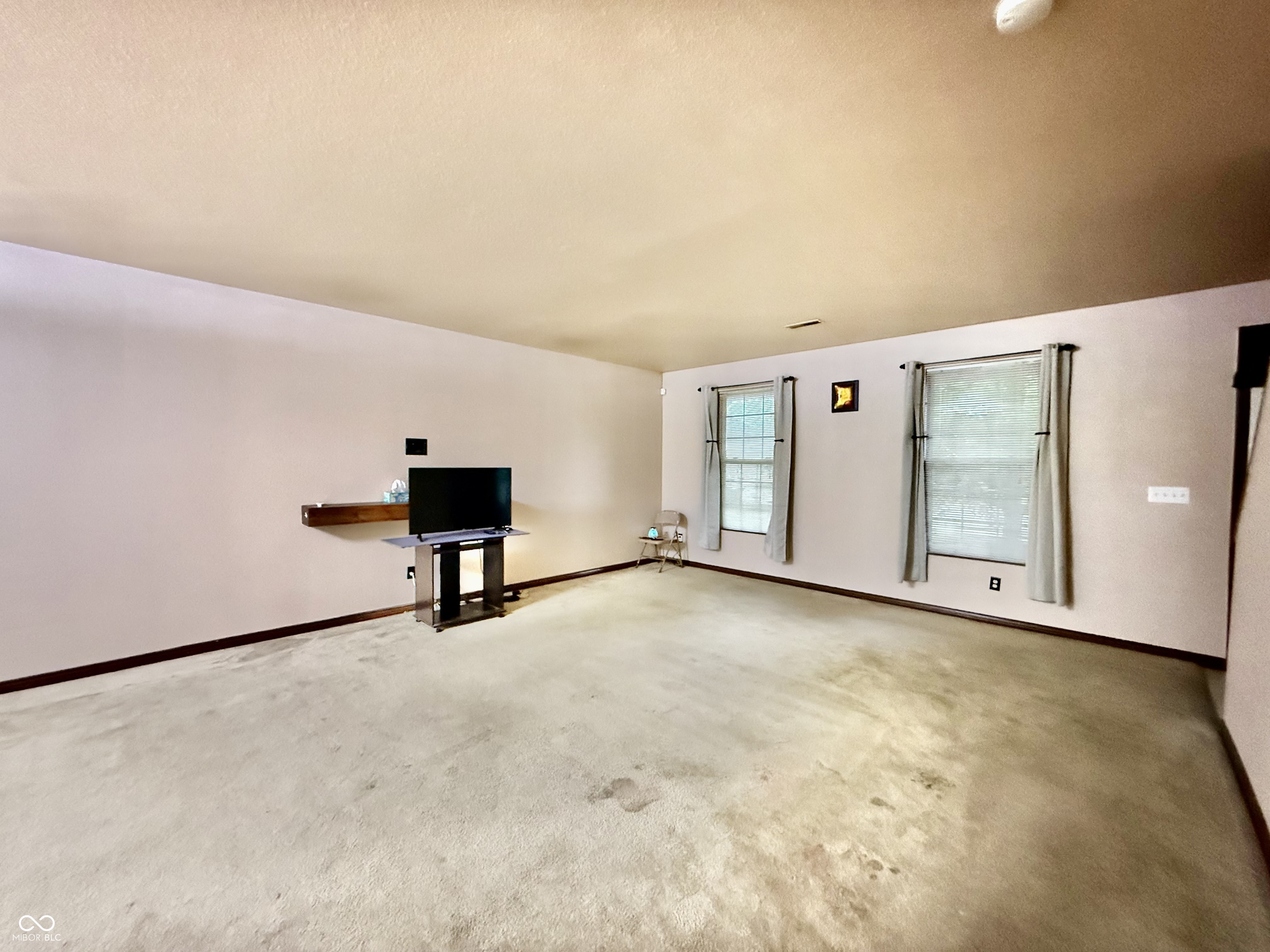 1816 Ernest Court