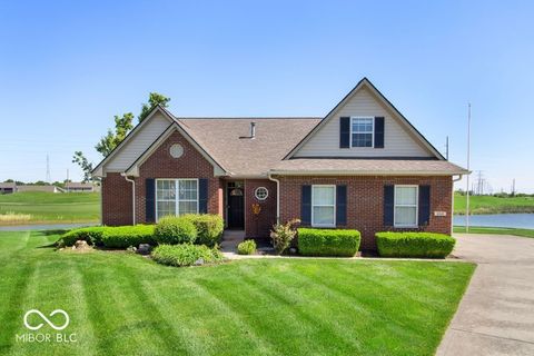 Photo of 5518 Hammock Glen Drive, Indianapolis, IN 46235 (MLS # 22107489)