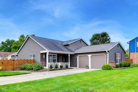 Photo of 3717 Paddington Lane N, Indianapolis, IN 46268 (MLS # 22124905)