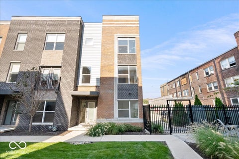Photo of 739 Perth Lane, Indianapolis, IN 46204 (MLS # 22121528)